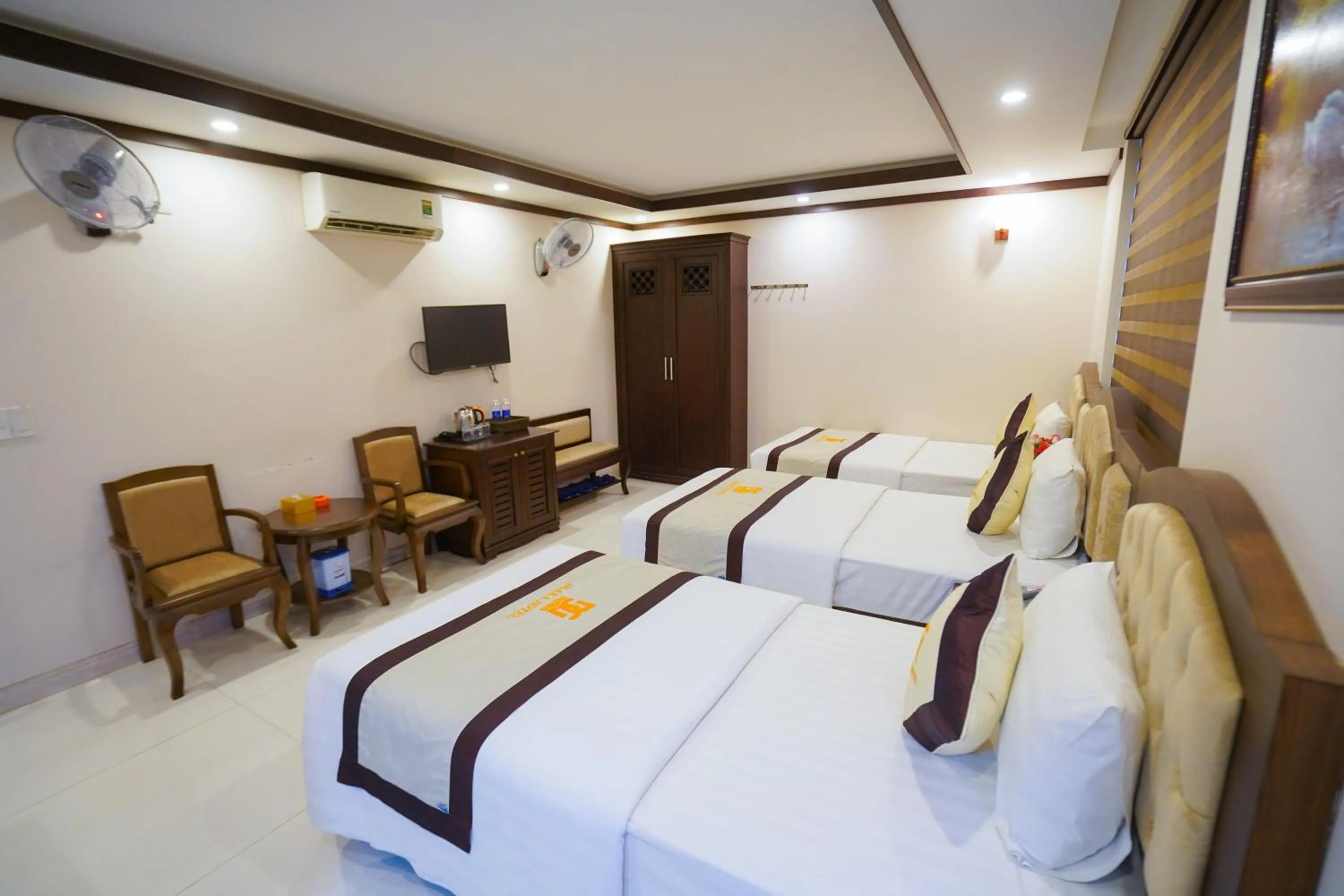 Bedroom in Osaka Ha Long Hotel