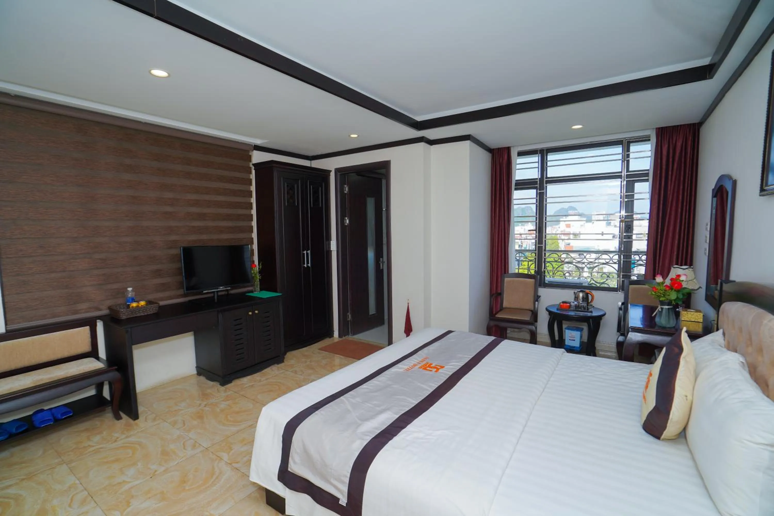 Bed in Osaka Ha Long Hotel