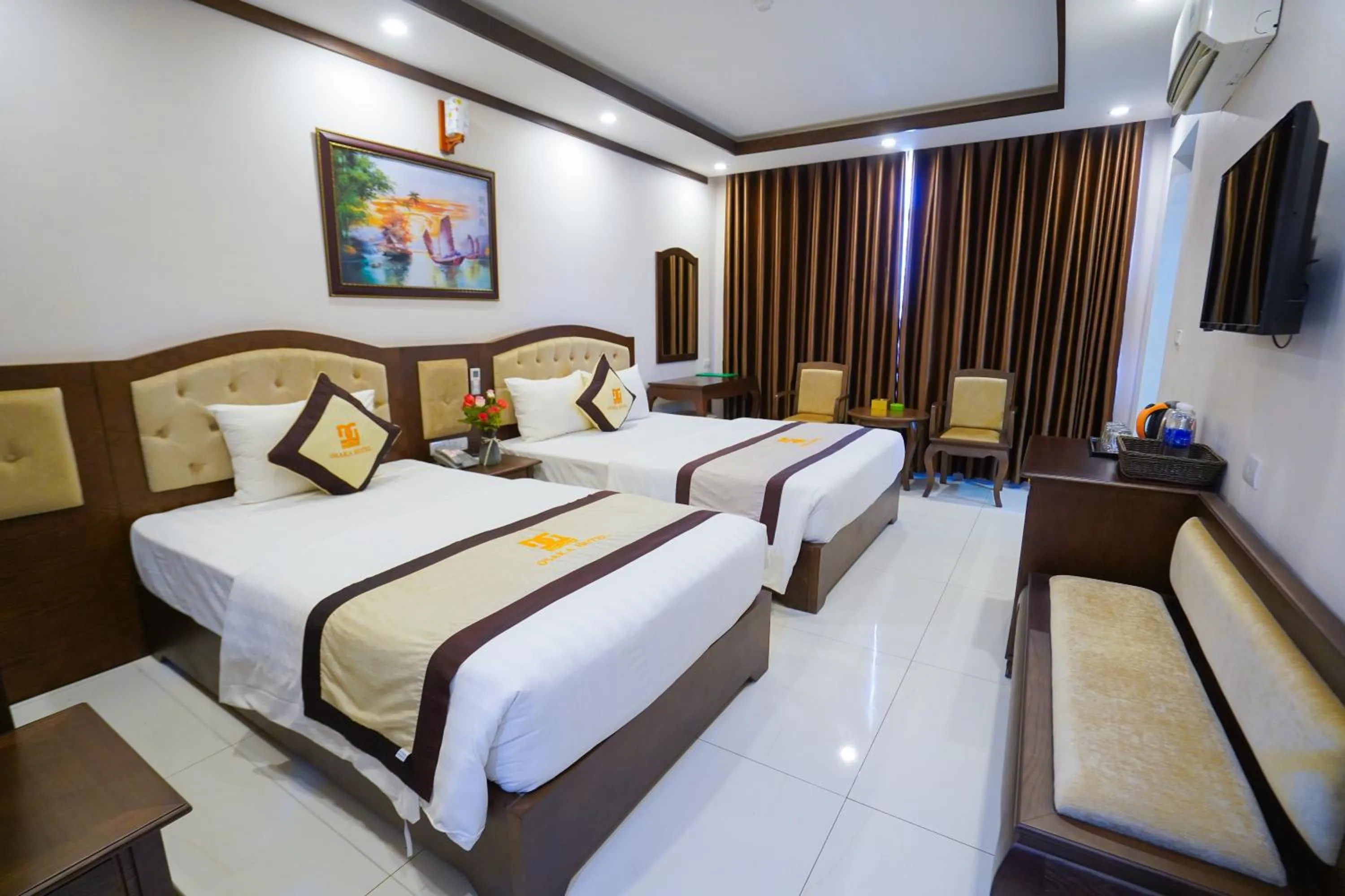 Bedroom in Osaka Ha Long Hotel