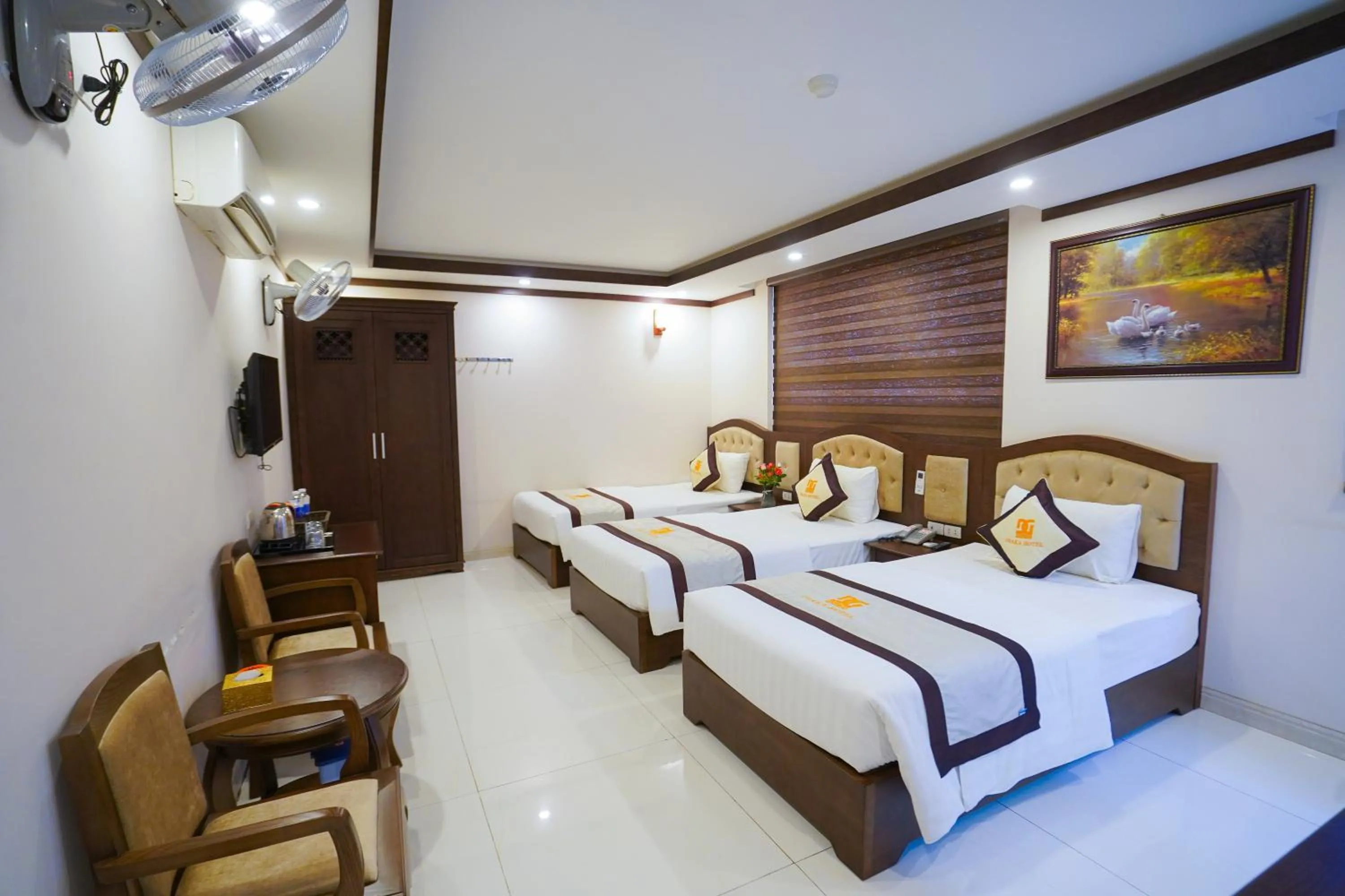 Bedroom in Osaka Ha Long Hotel