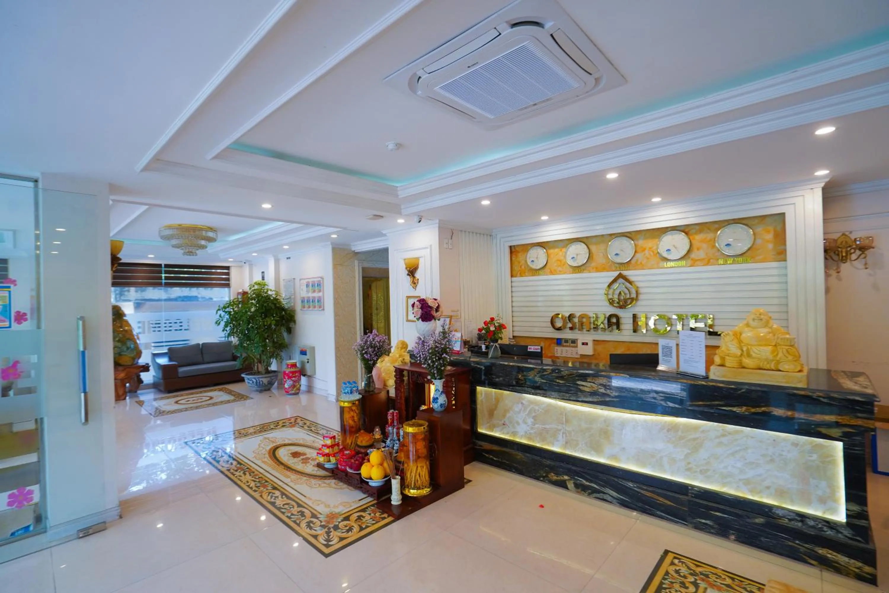 Lobby or reception in Osaka Ha Long Hotel