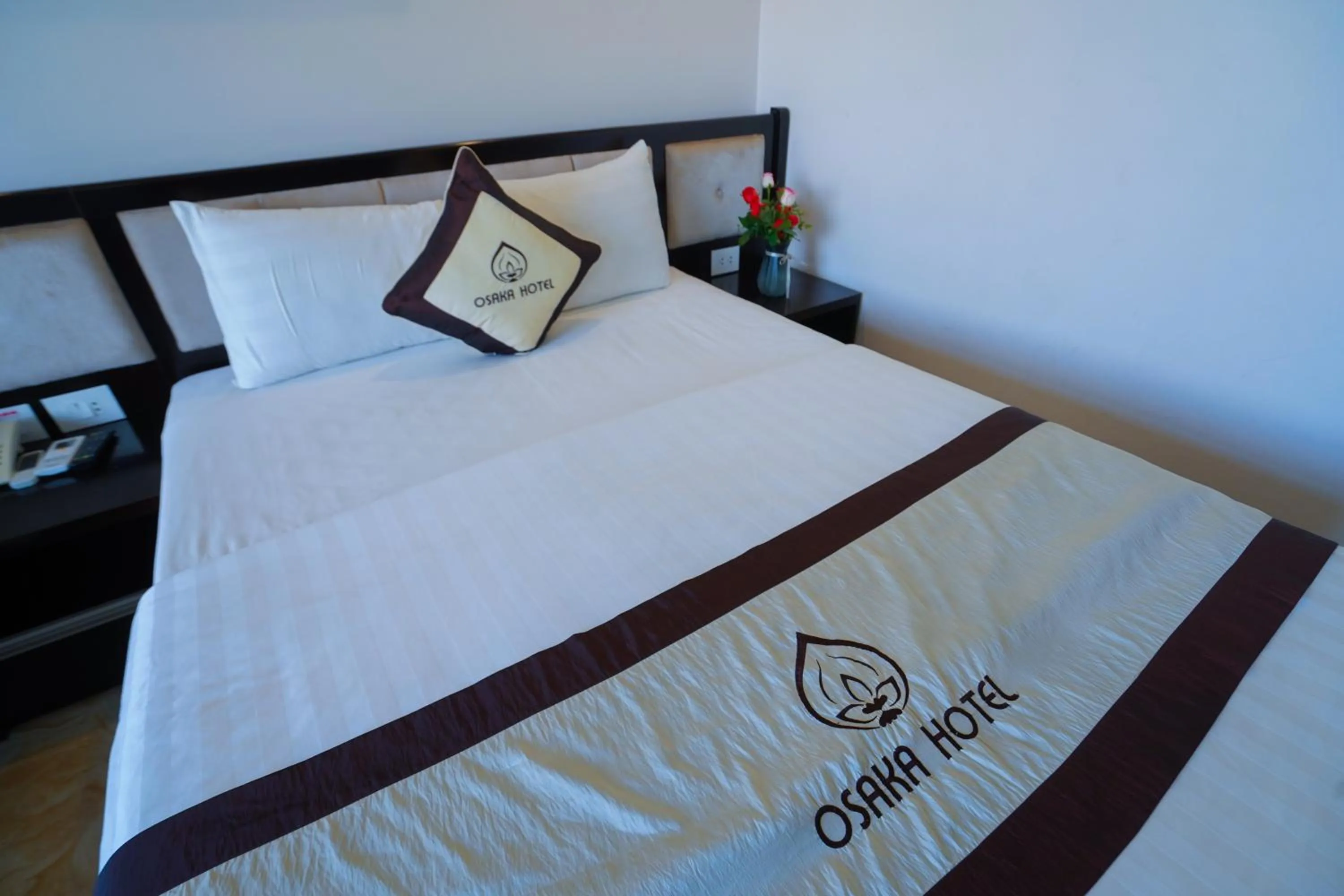 Bed in Osaka Ha Long Hotel