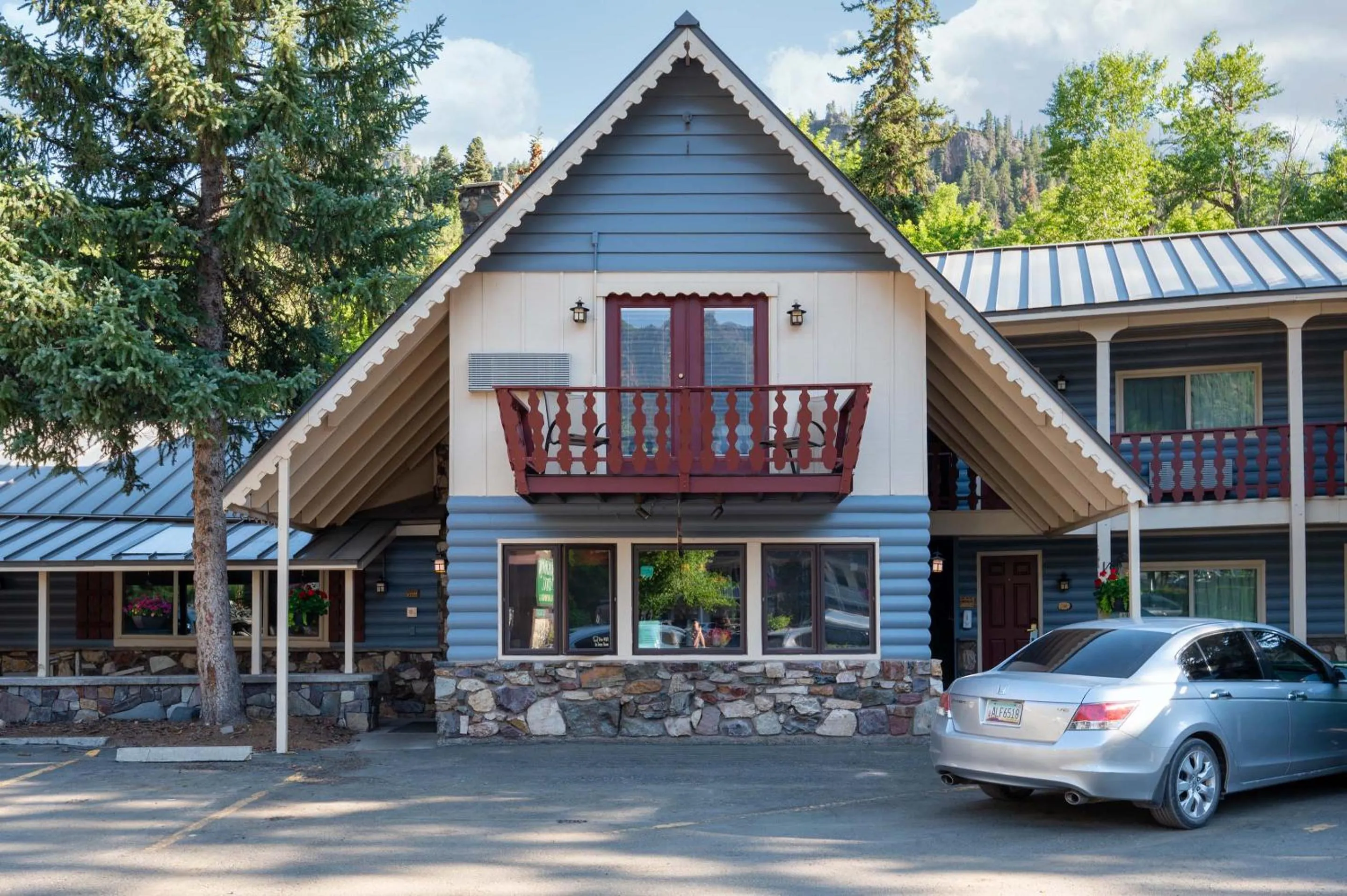 Property building in Box Canyon Lodge and Hot Springs