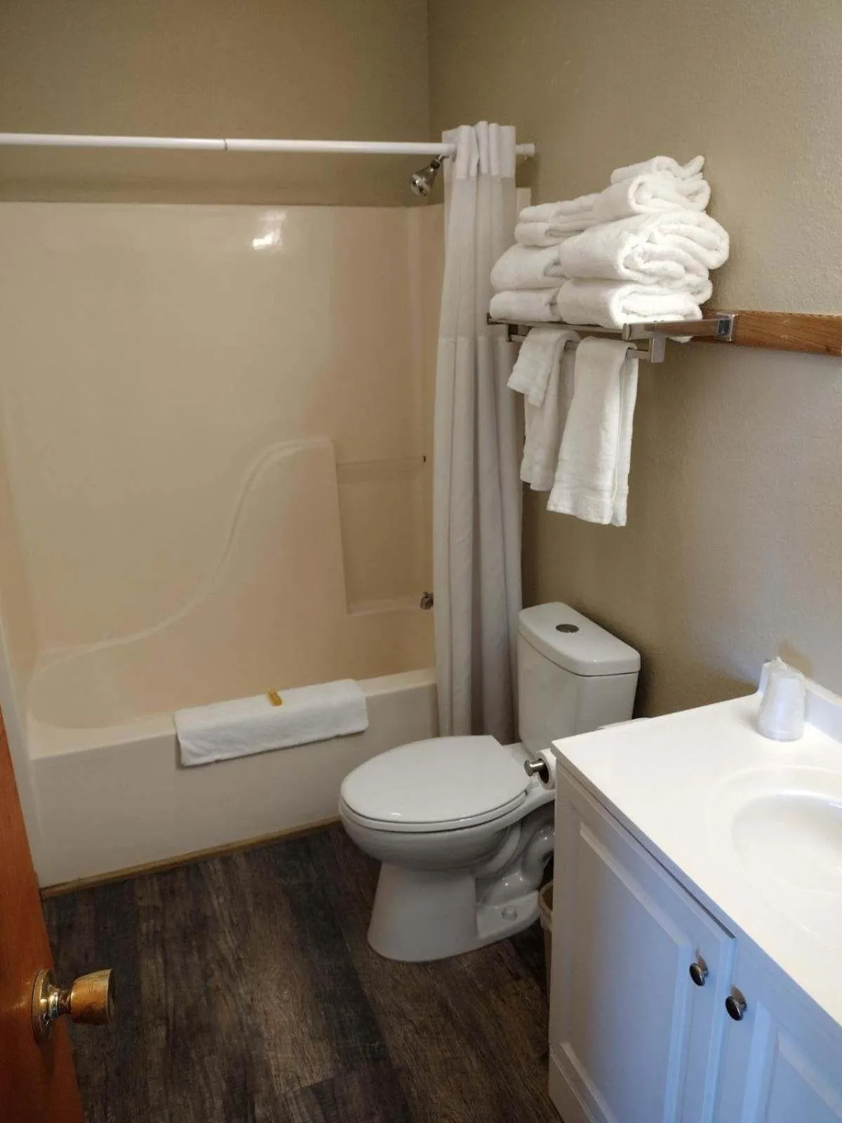 Bathroom in Cape Hatteras Motel