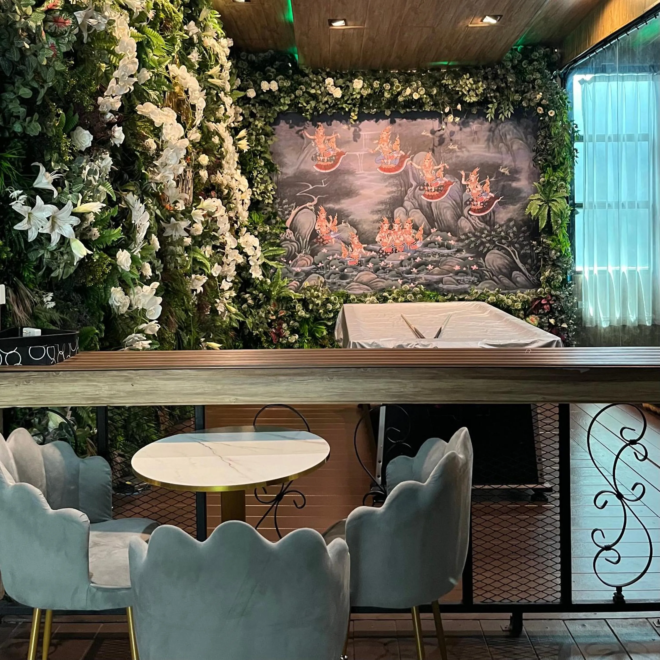 Family in Nice Villa Resort Hat Yai