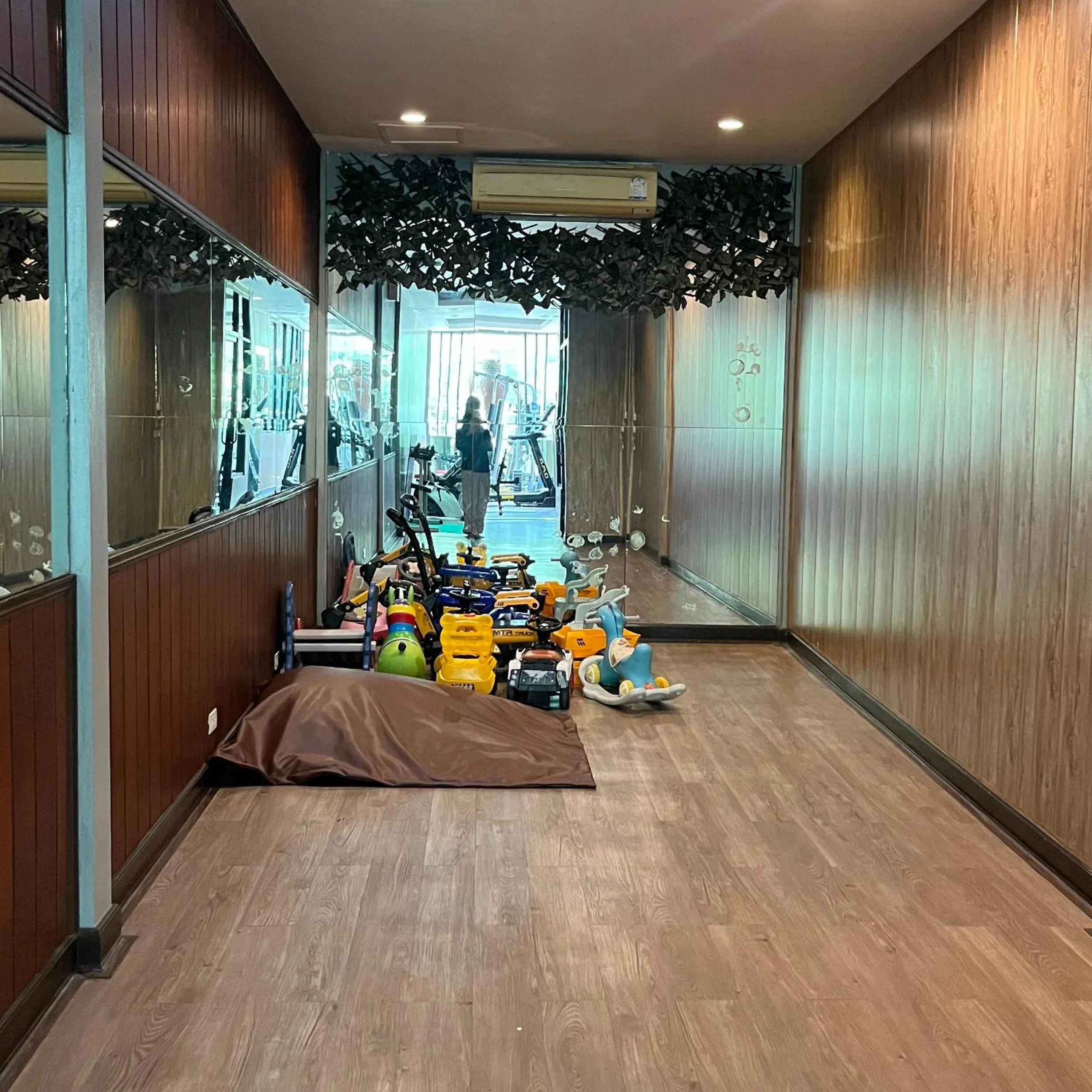 Family in Nice Villa Resort Hat Yai