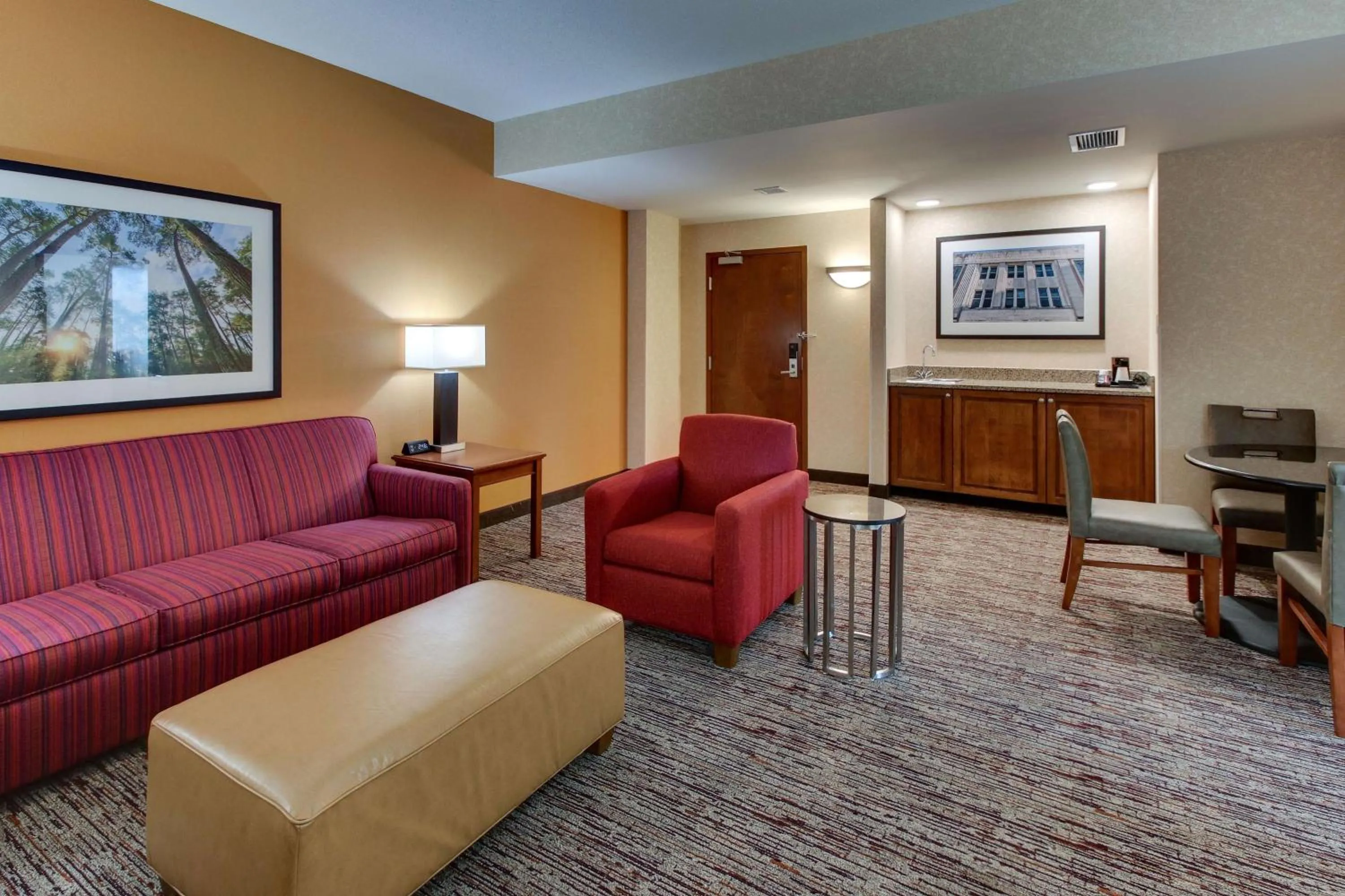 Photo of the whole room in Drury Inn & Suites Meridian