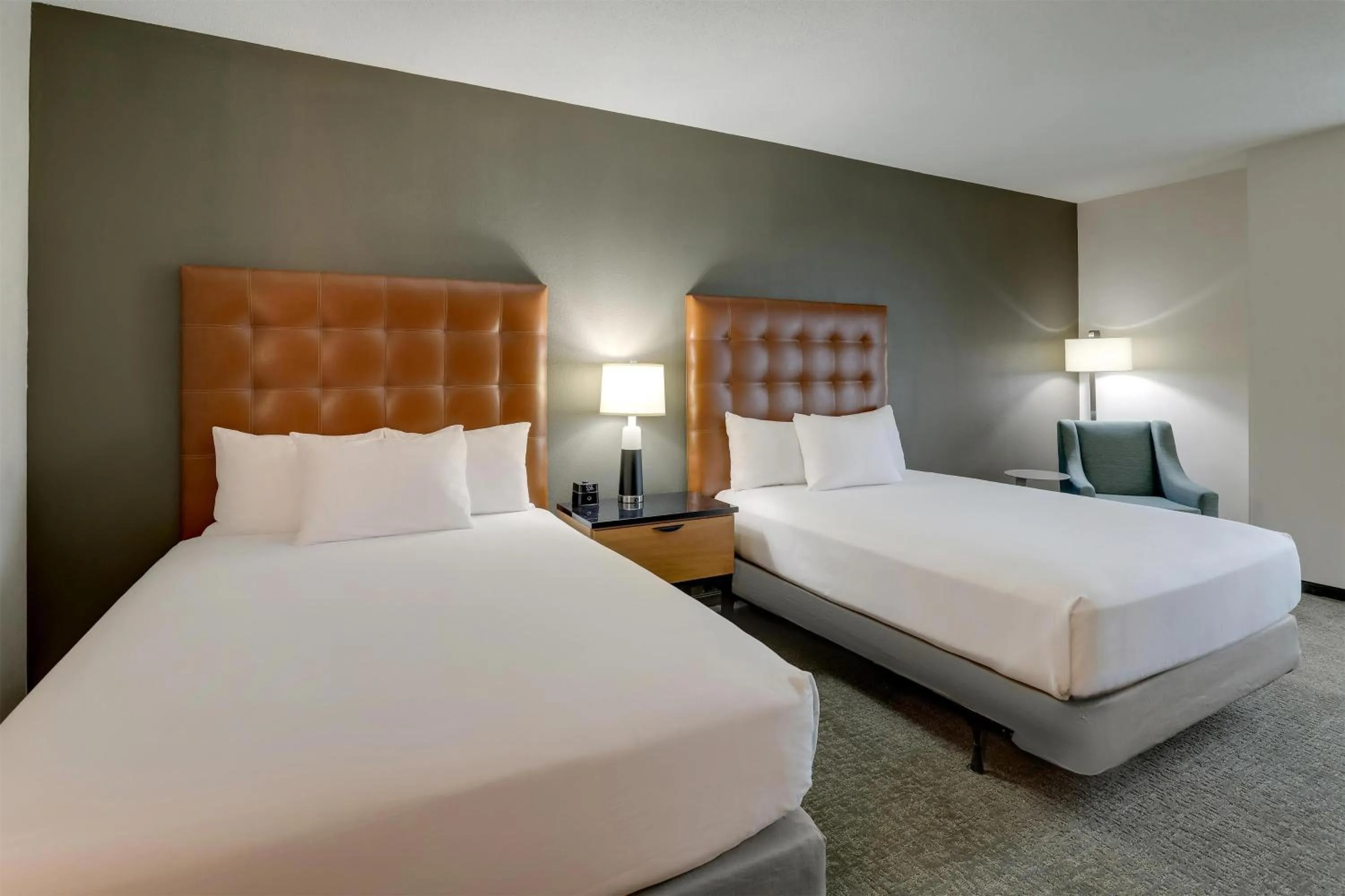 Bedroom, Bed in Drury Inn & Suites Montgomery