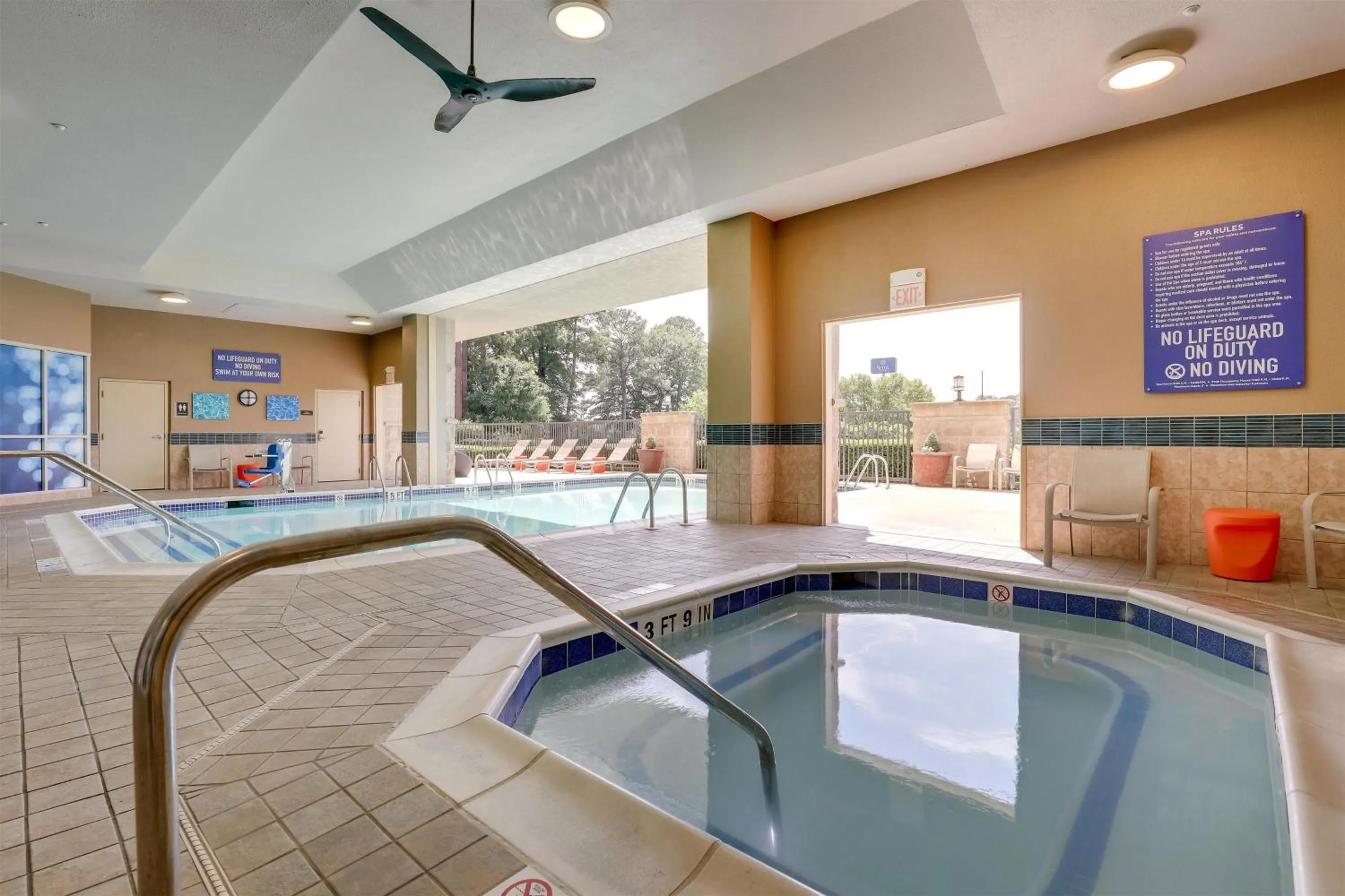 Pool view in Drury Inn & Suites Montgomery