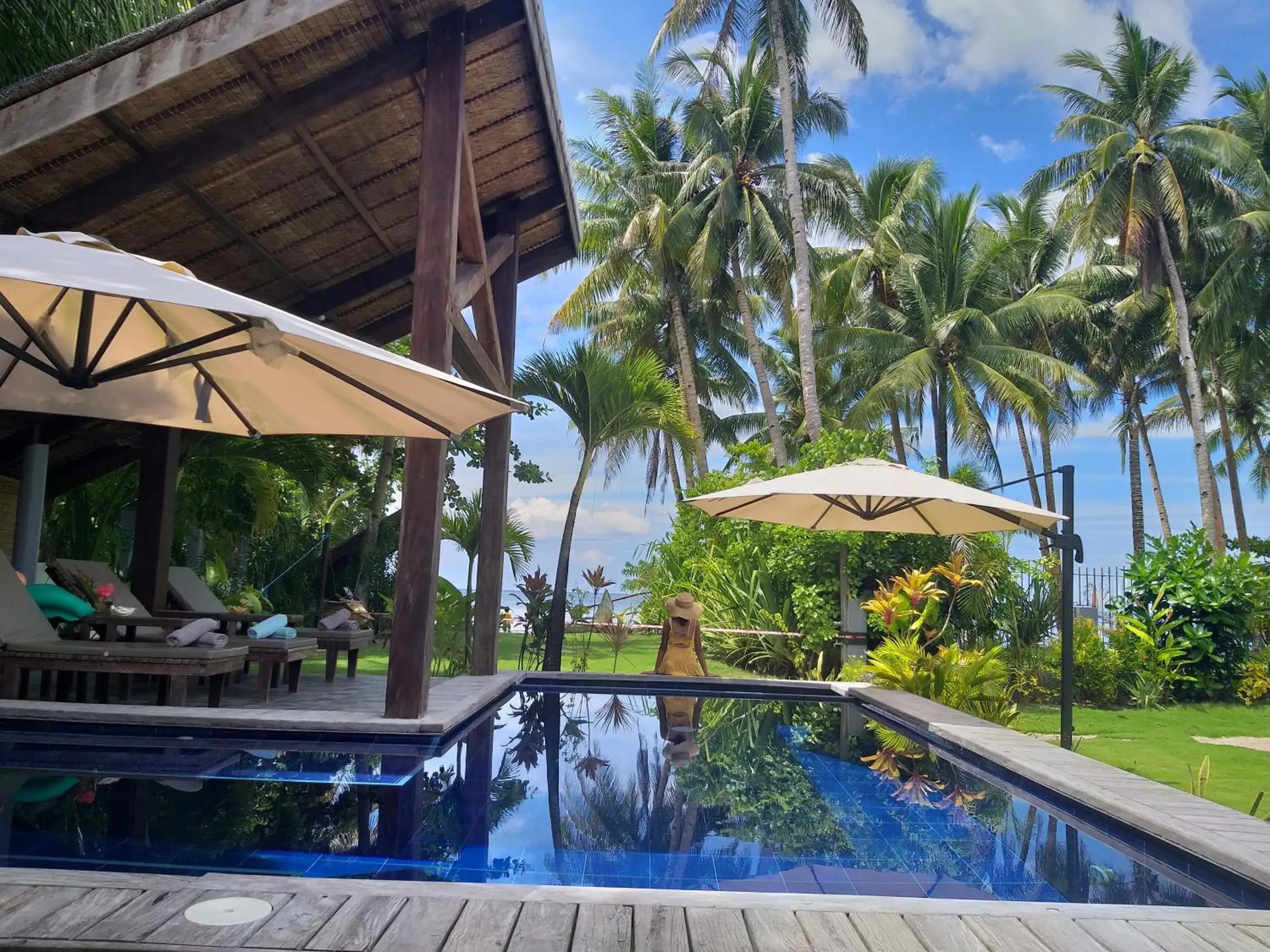 King Room with Pool View in Daluyong Beach Resort King Room with Pool View in Daluyong Beach Resort