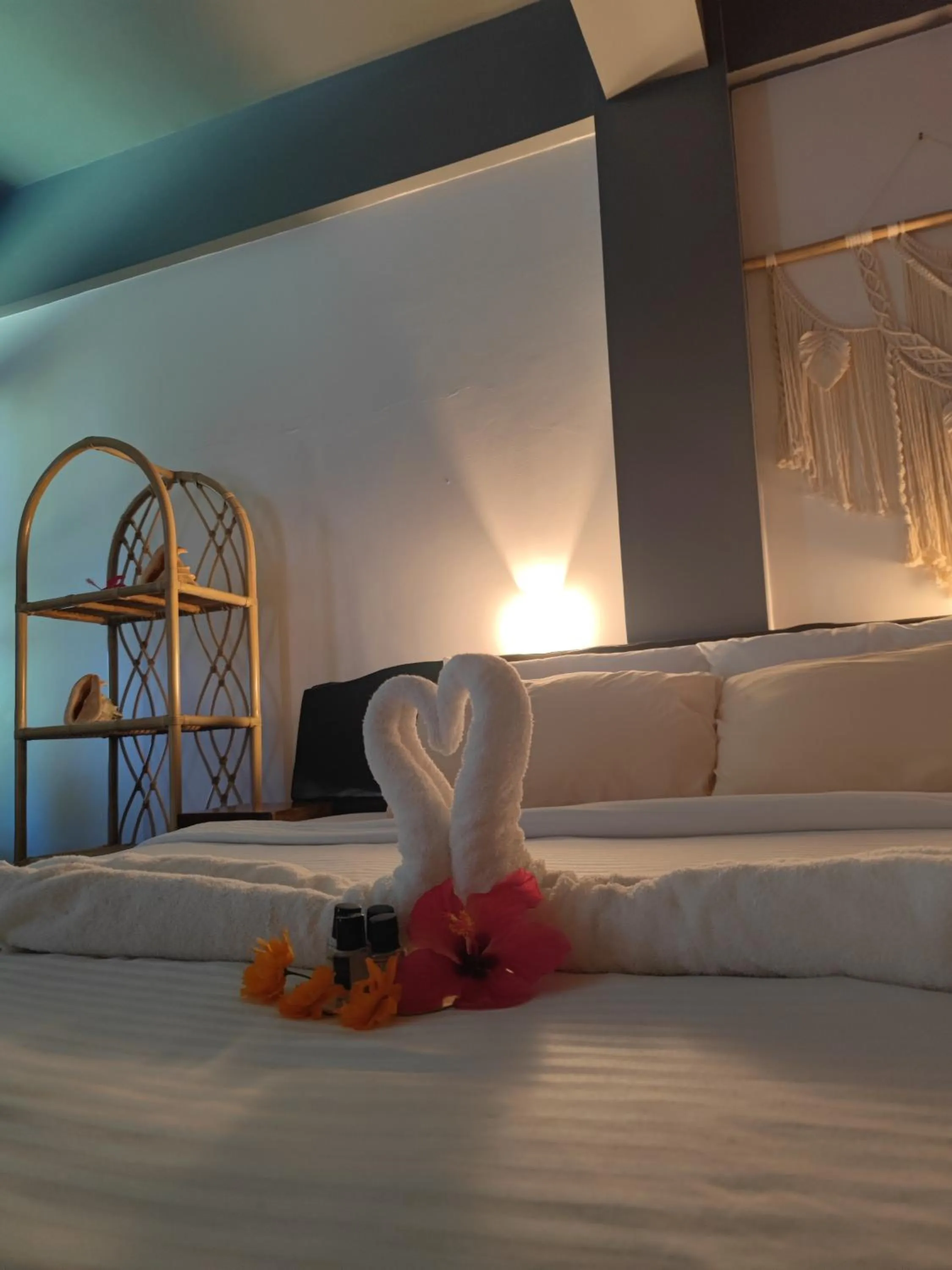 Bed in Daluyong Beach Resort