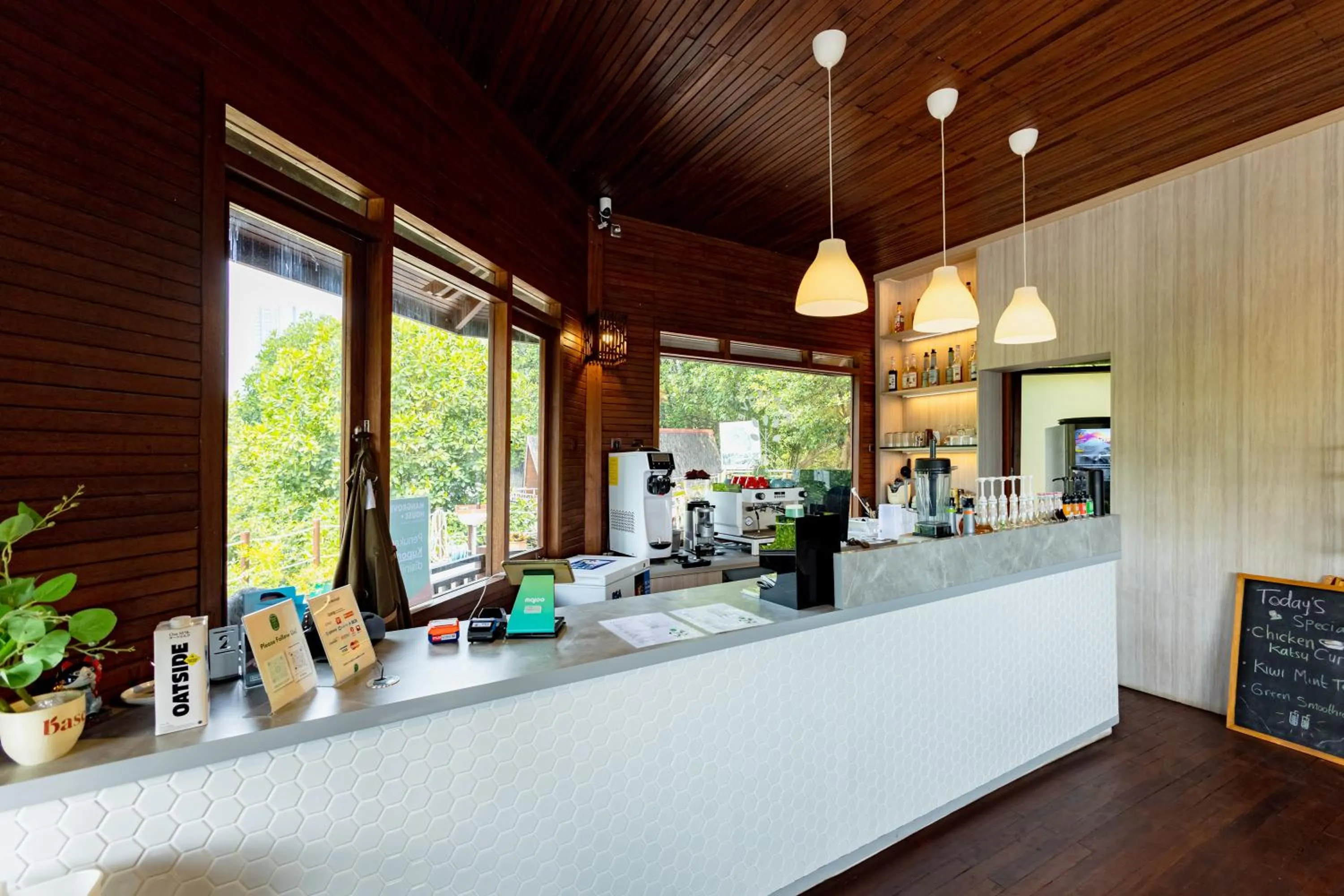 Lobby or reception in RedDoorz Resort @ Taman Wisata Mangrove