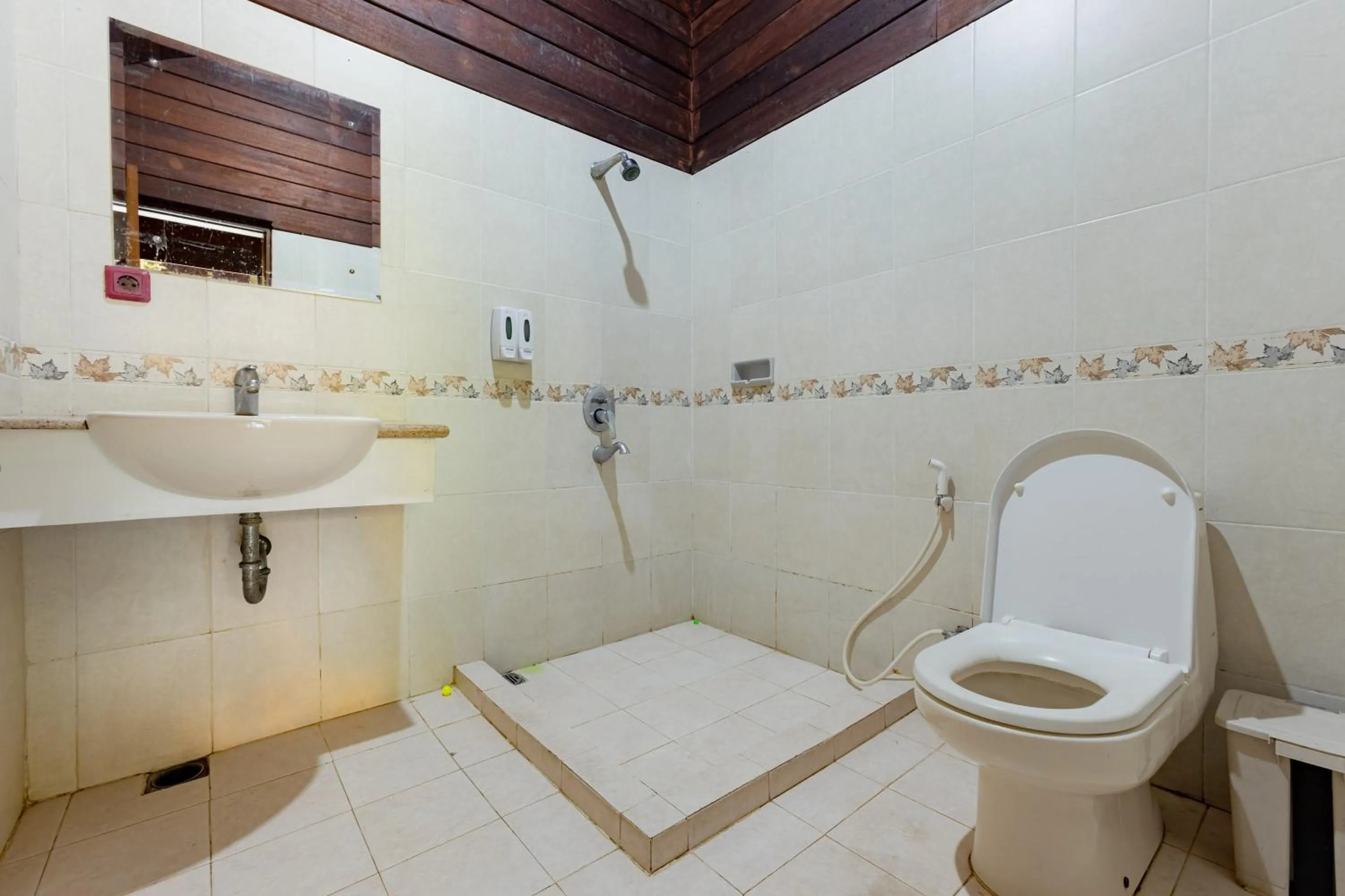 Bathroom in RedDoorz Resort @ Taman Wisata Mangrove