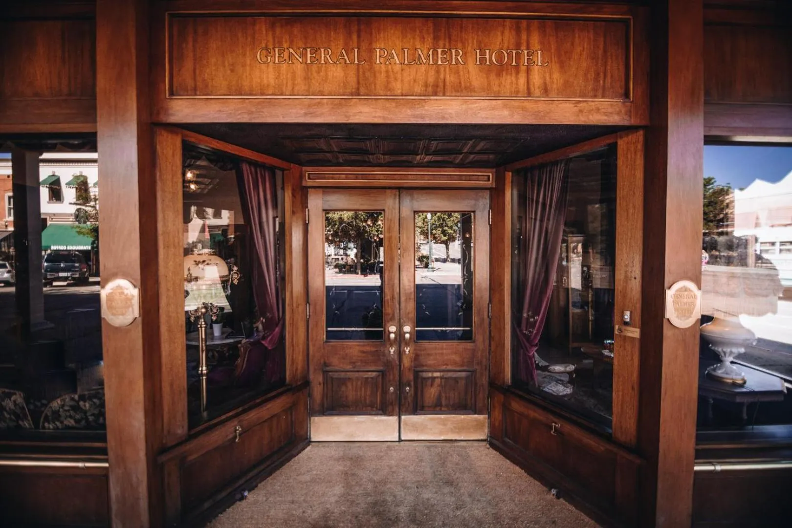 Facade/entrance in General Palmer Hotel