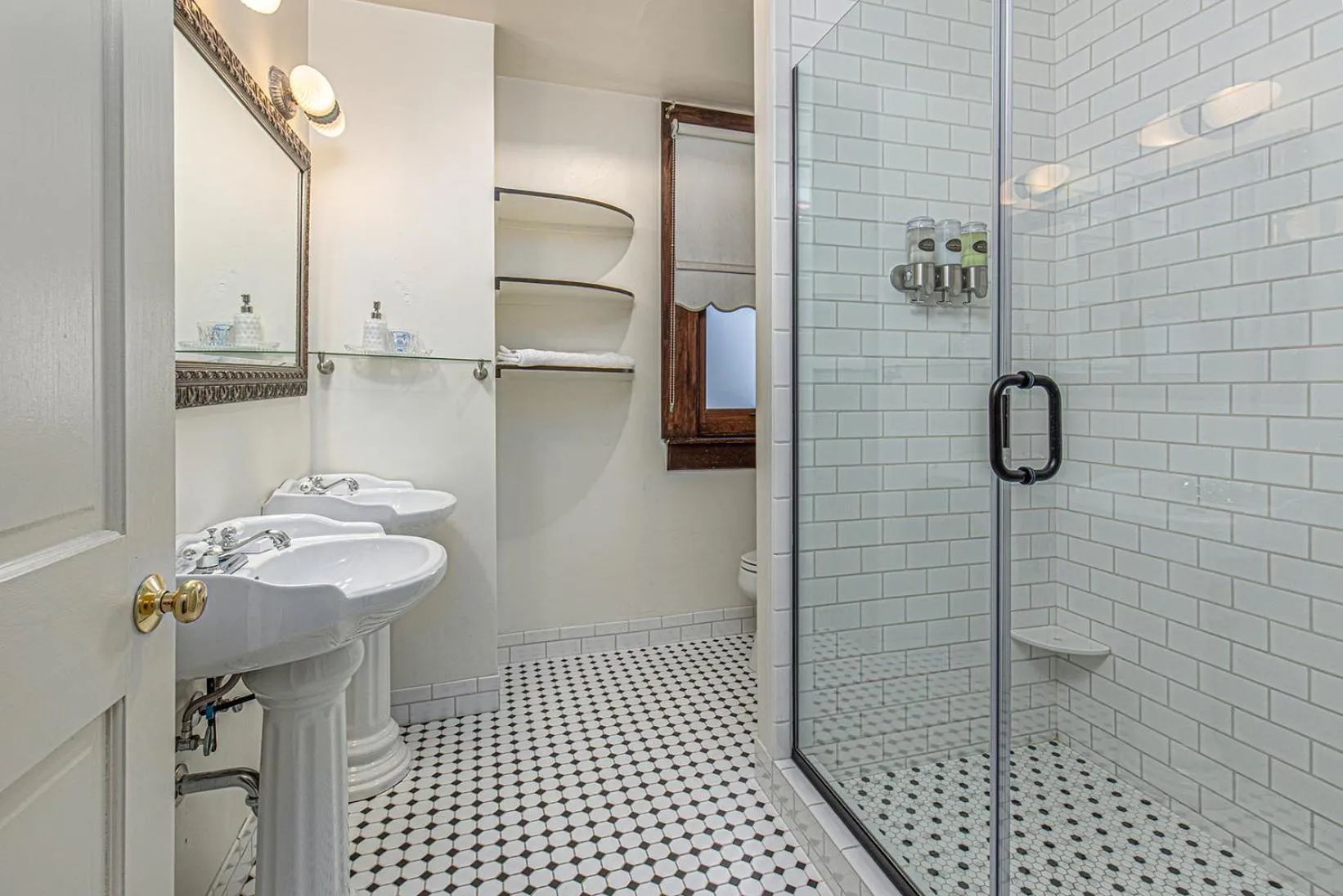 Shower in General Palmer Hotel