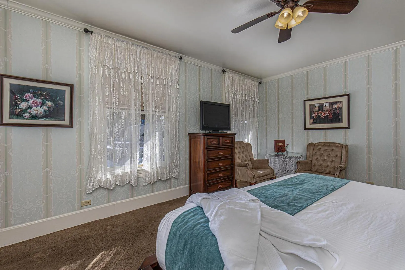 Bed in General Palmer Hotel