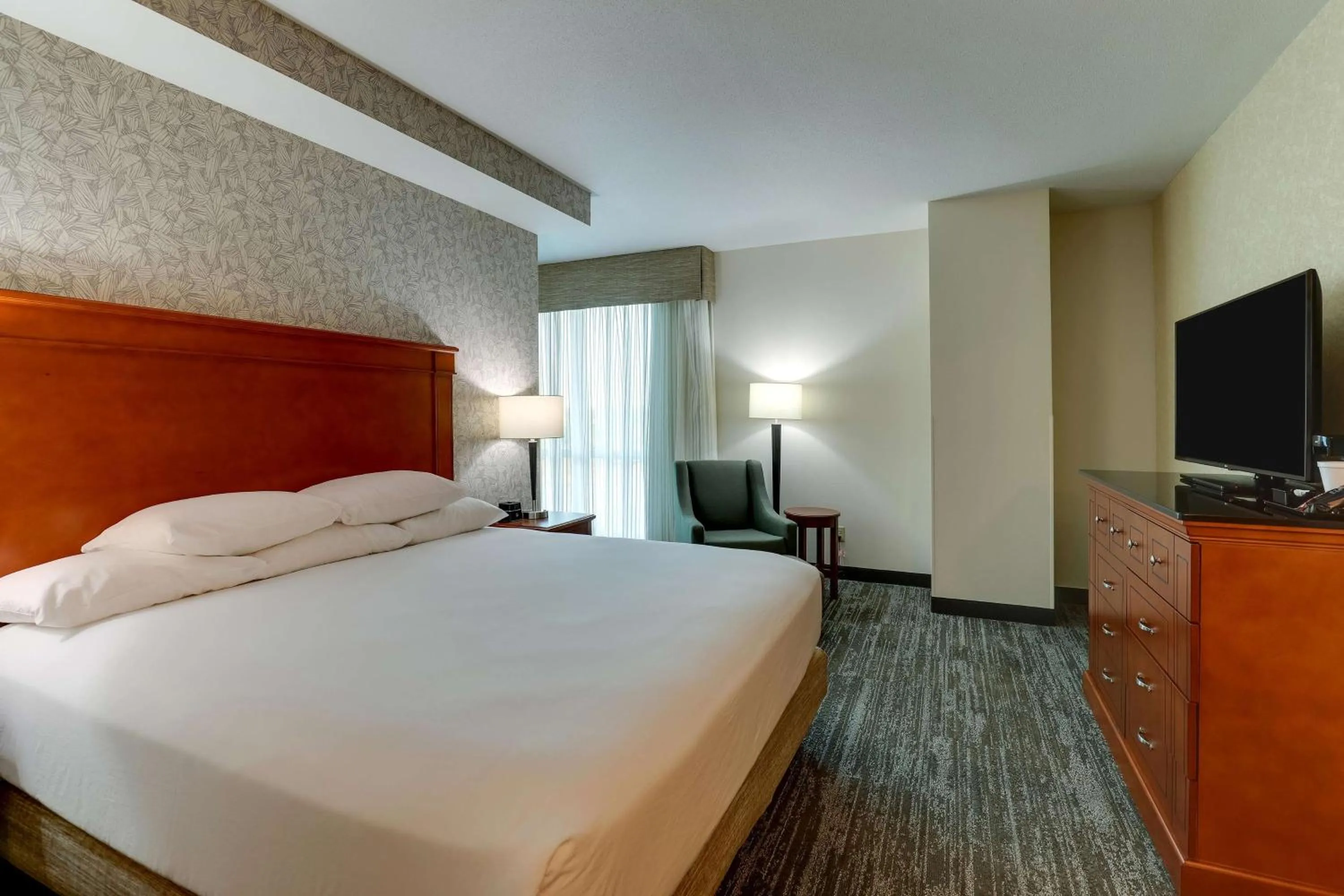 Bedroom, Bed in Drury Inn & Suites Independence Kansas City