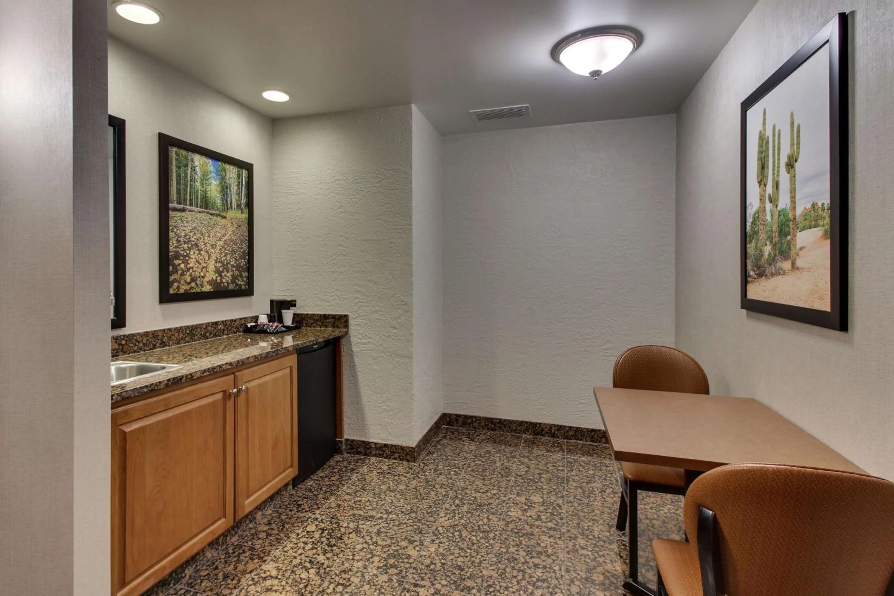 Photo of the whole room in Drury Inn & Suites Phoenix Happy Valley