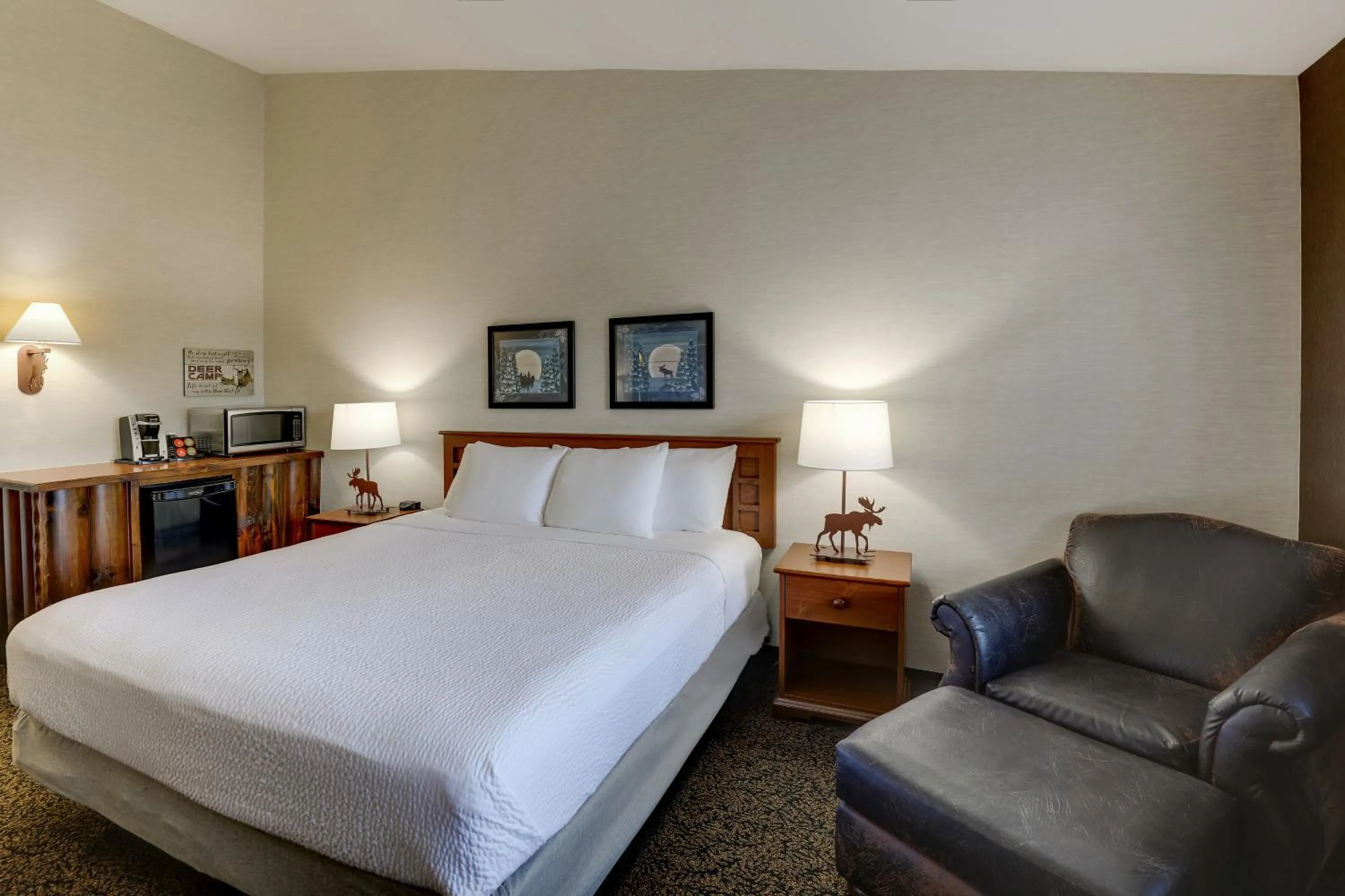 Photo of the whole room, Bed in Stoney Creek Hotel Columbia