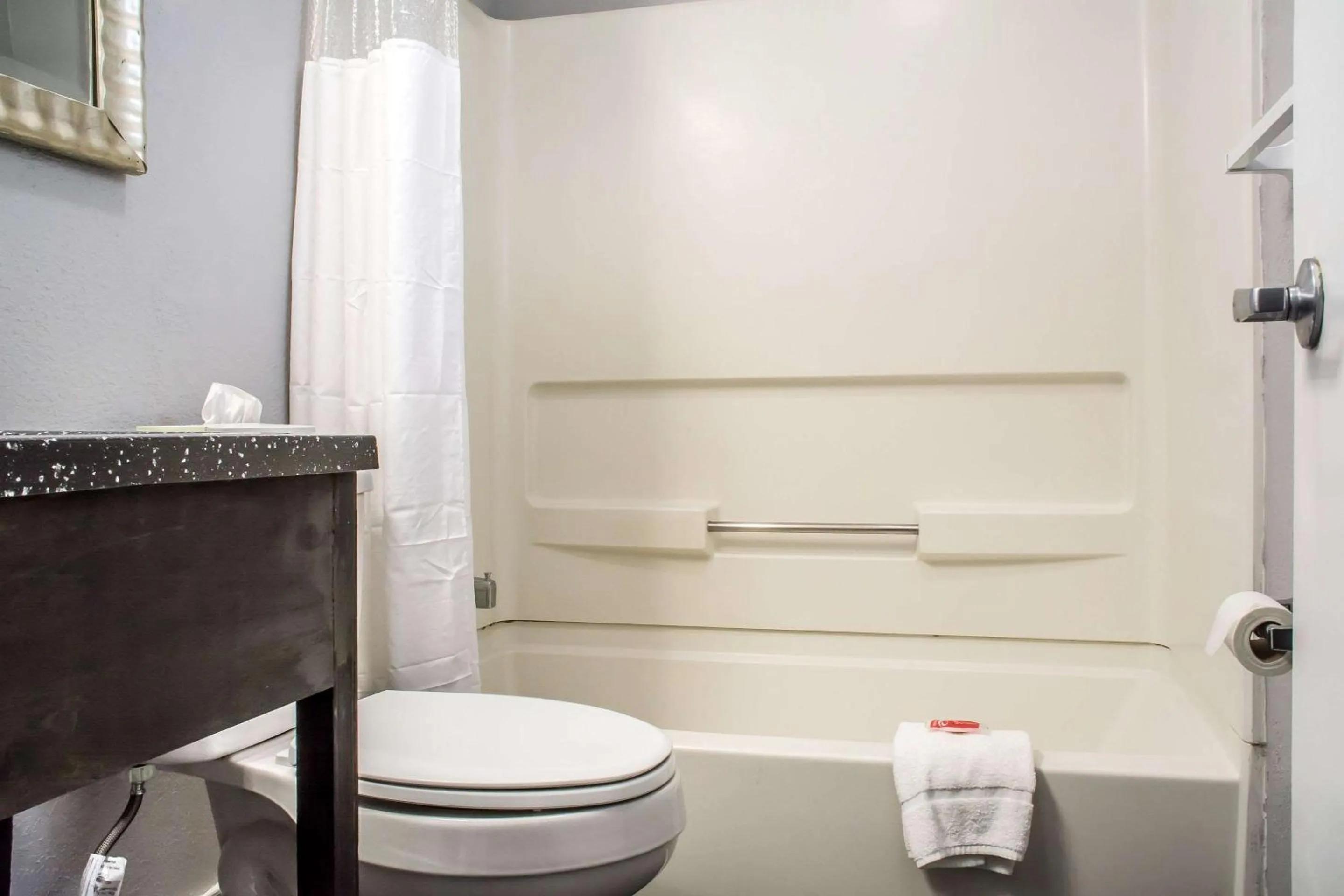 Bathroom in Econo Lodge