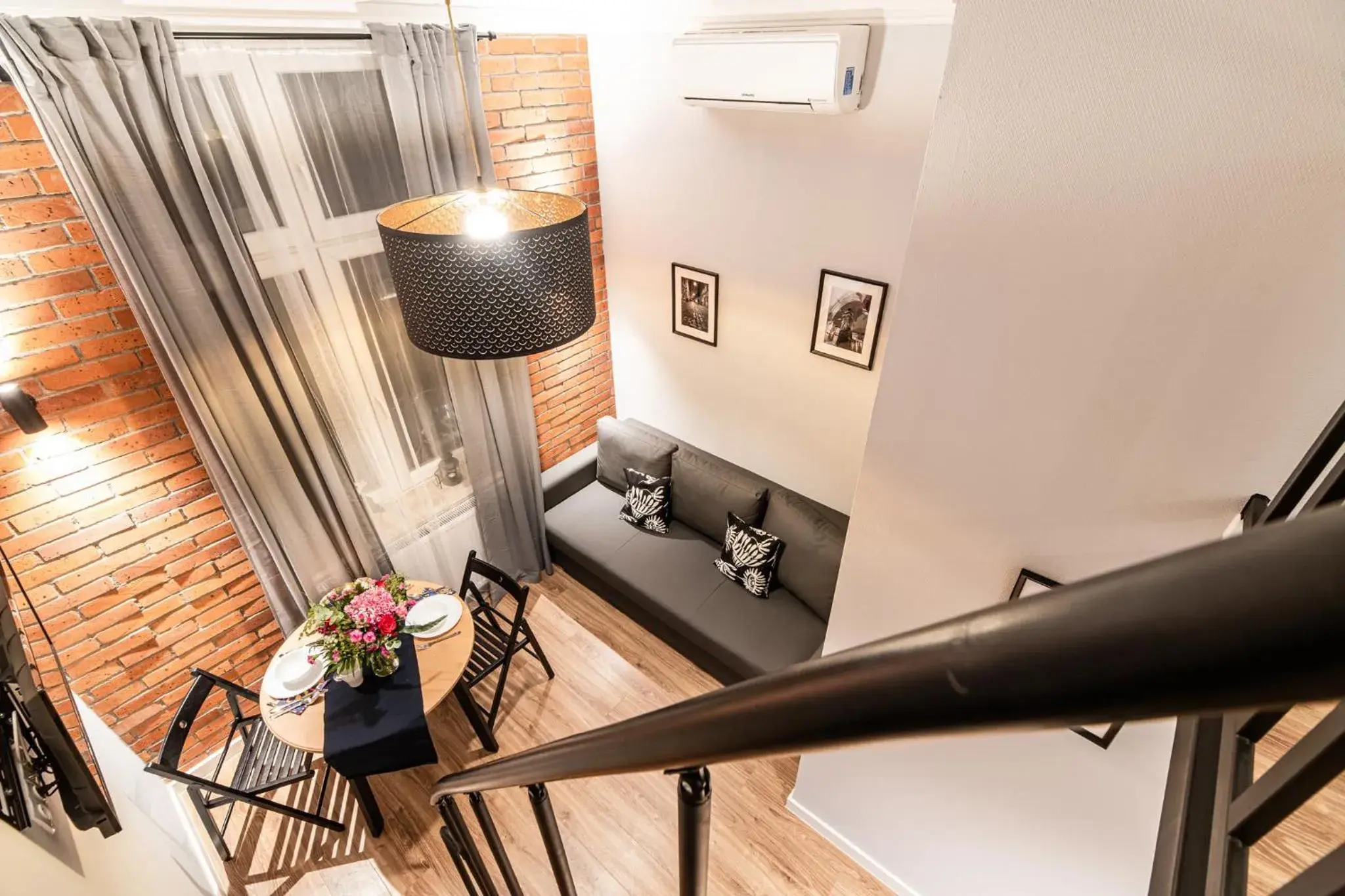 Apartment - Split Level in Lubomirskiego 23 Residence - great location, 10 min to Main Square by foot, right next to Main Rail and Bus Station Apartment - Split Level in Lubomirskiego 23 Residence - great location, 10 min to Main Square by foot, right next to Main Rail and Bus Station