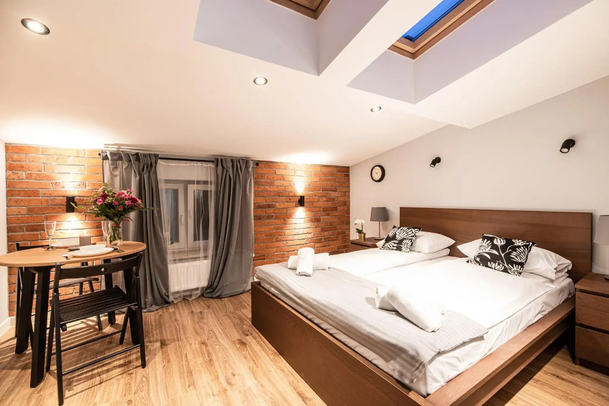 Lubomirskiego 23 Residence - great location, 10 min to Main Square by foot, right next to Main Rail and Bus Station Lubomirskiego 23 Residence - great location, 10 min to Main Square by foot, right next to Main Rail and Bus Station