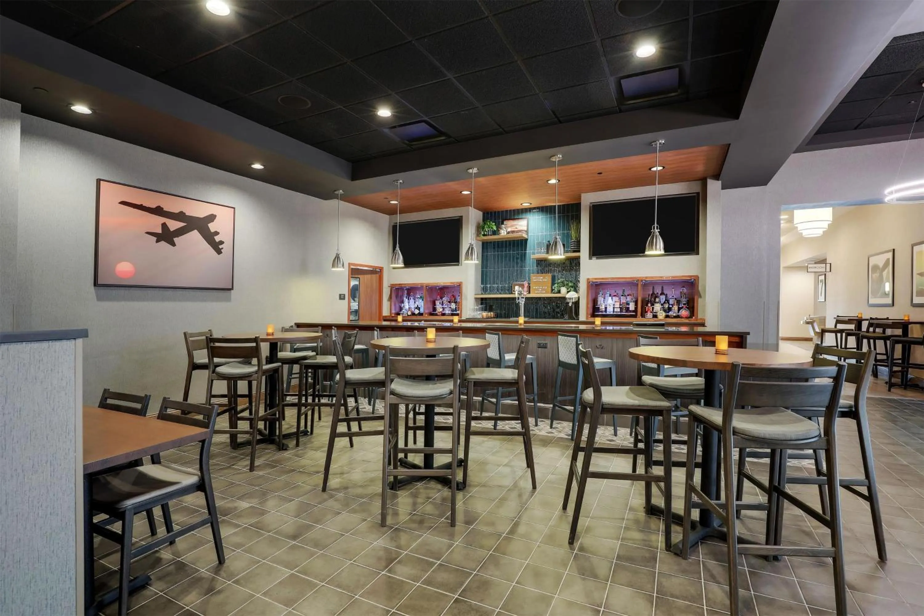 Lounge or bar in Drury Inn & Suites Dayton North
