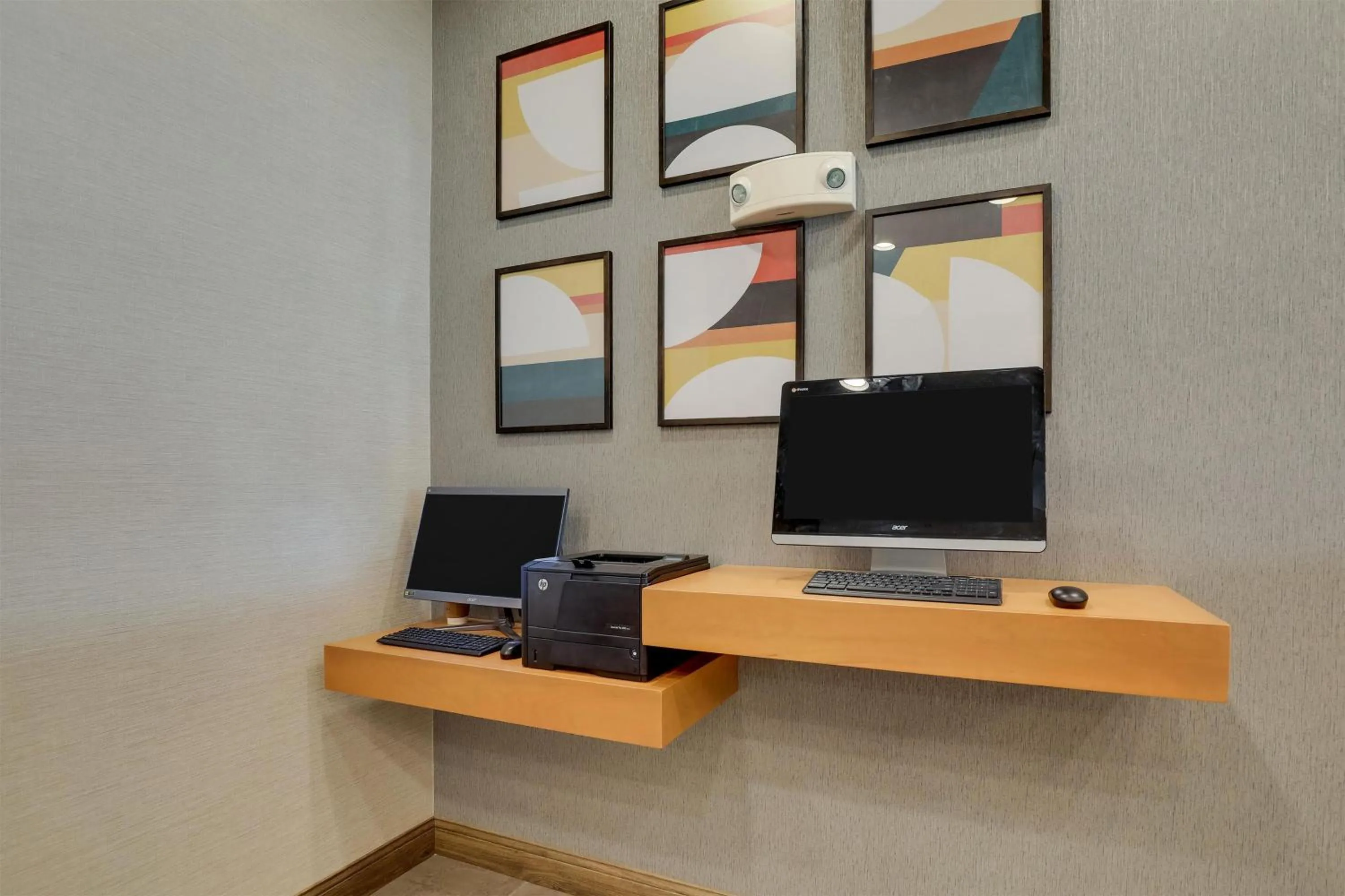 Business facilities in Drury Inn & Suites Dayton North