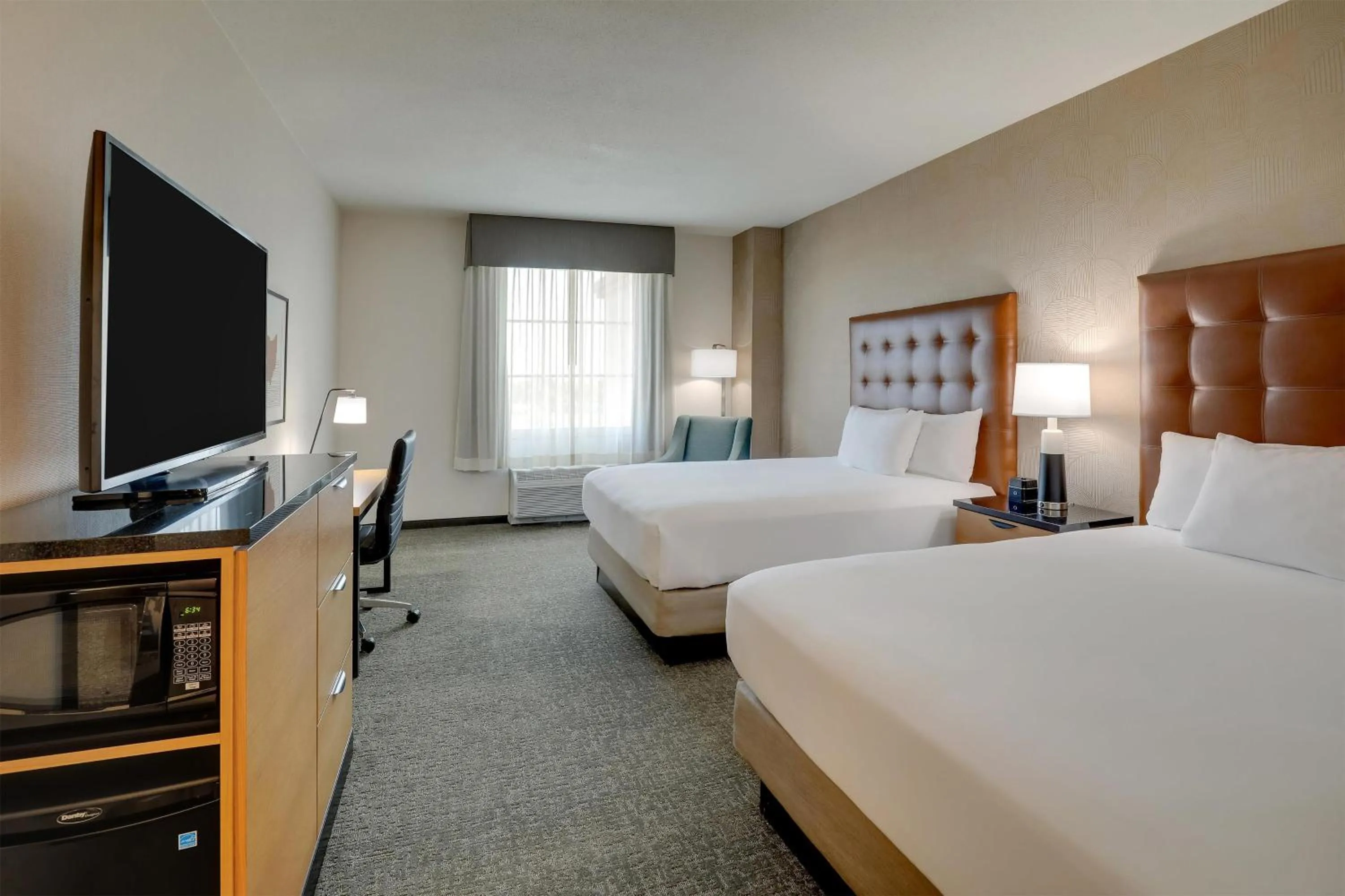 Bedroom, Bed in Drury Inn & Suites Dayton North