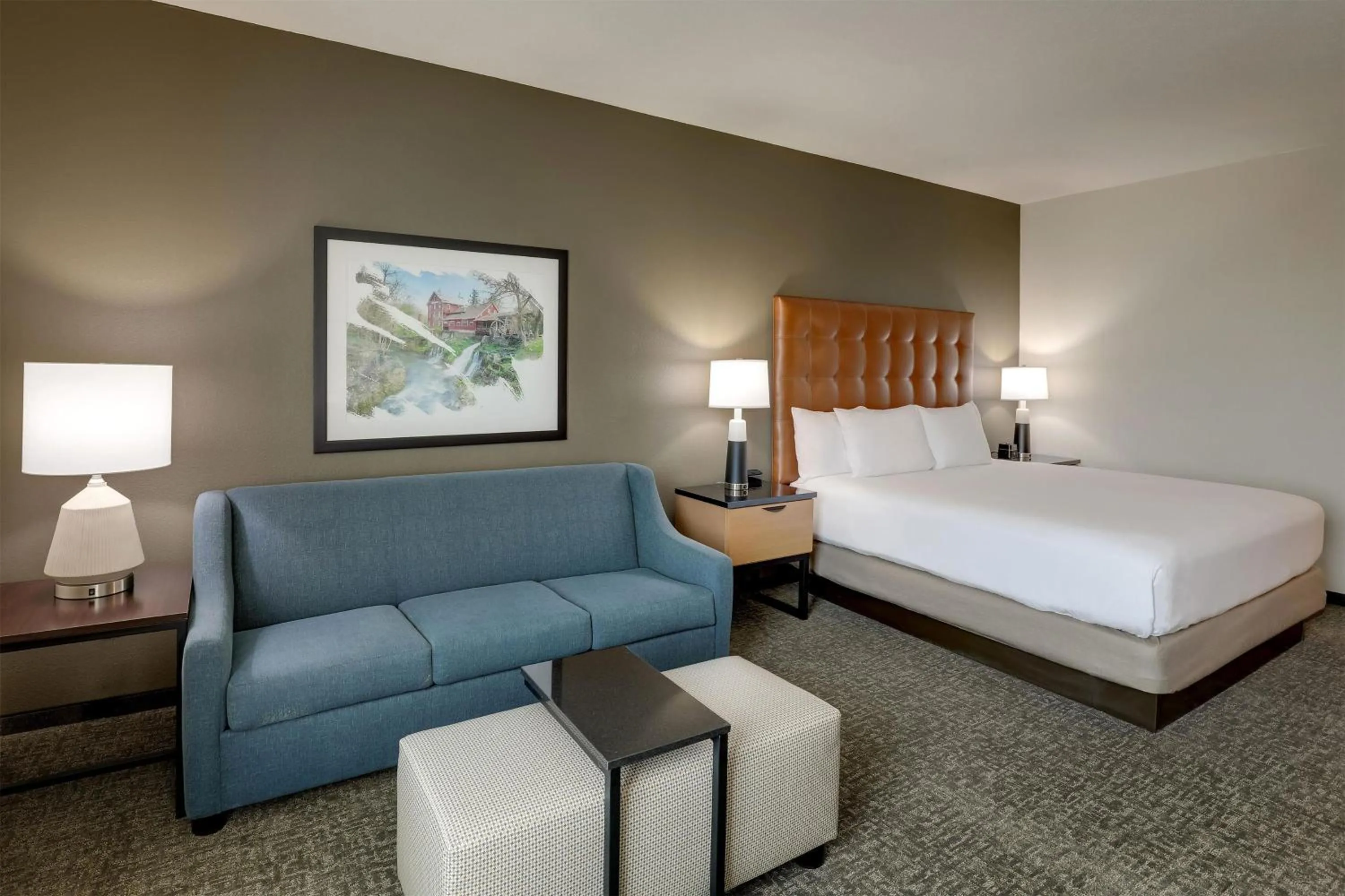 Bedroom, Bed in Drury Inn & Suites Dayton North