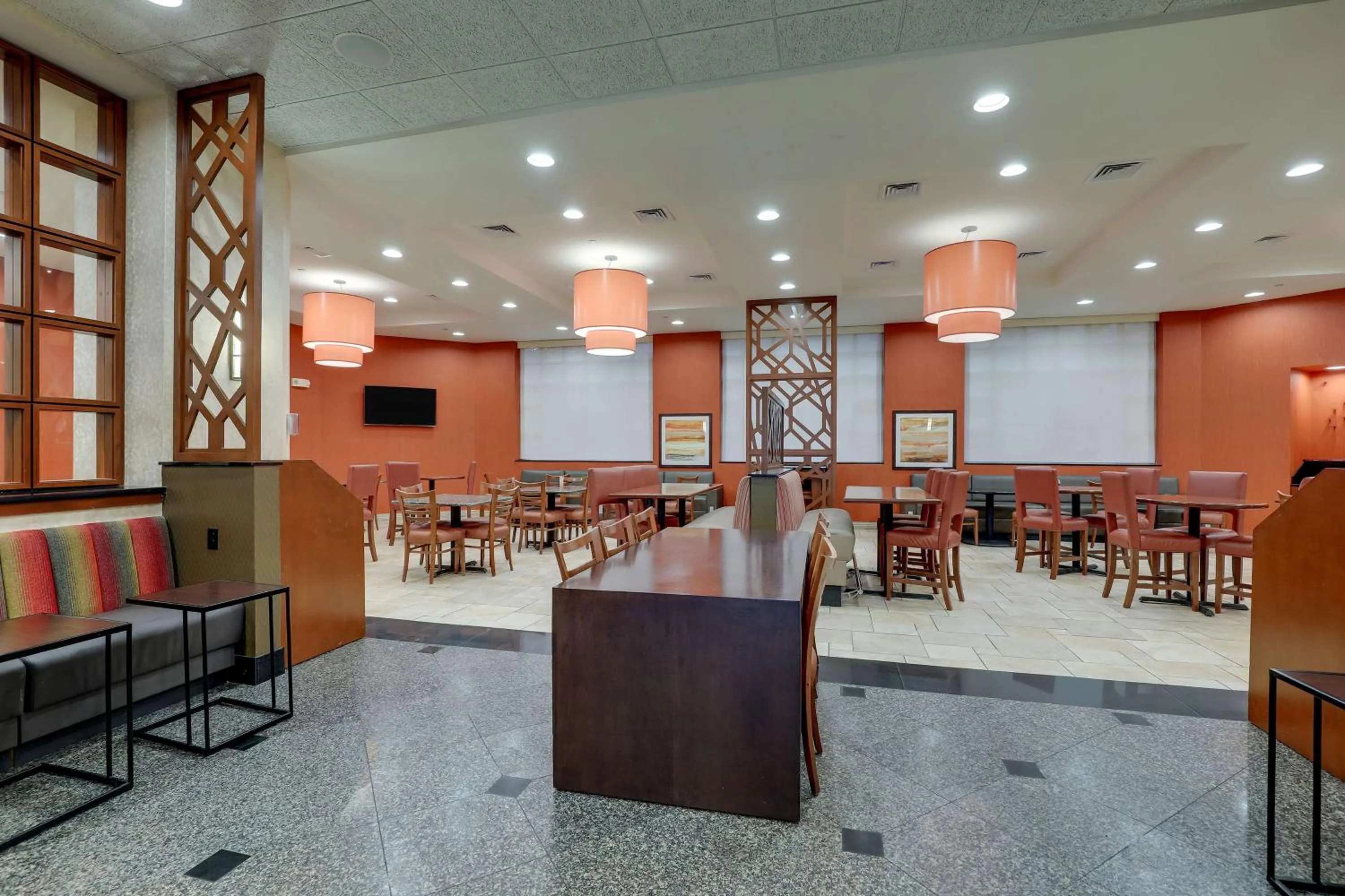 Breakfast in Drury Inn & Suites Charlotte Northlake