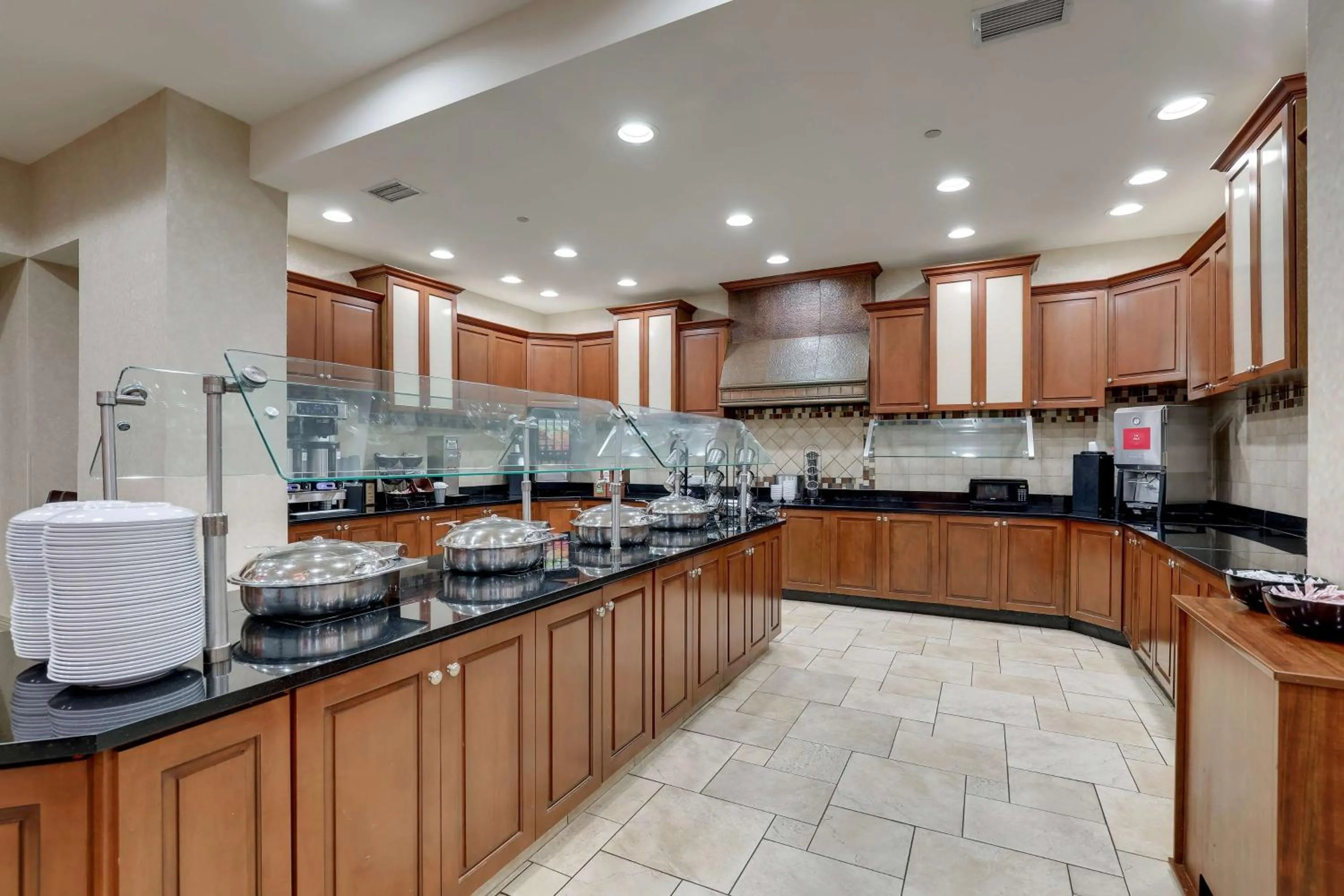 Breakfast in Drury Inn & Suites Charlotte Northlake