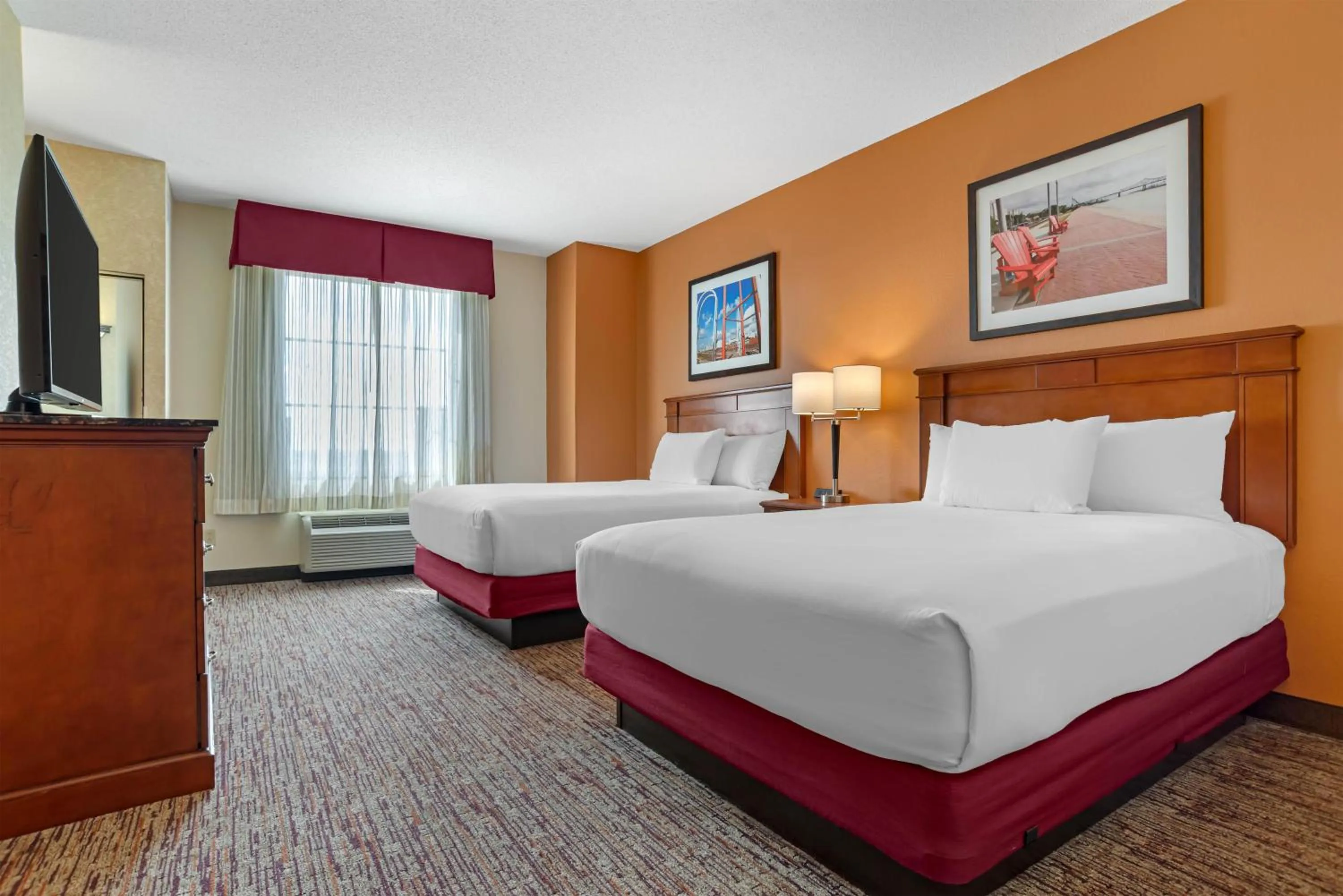 Bedroom, Bed in Drury Inn & Suites Baton Rouge