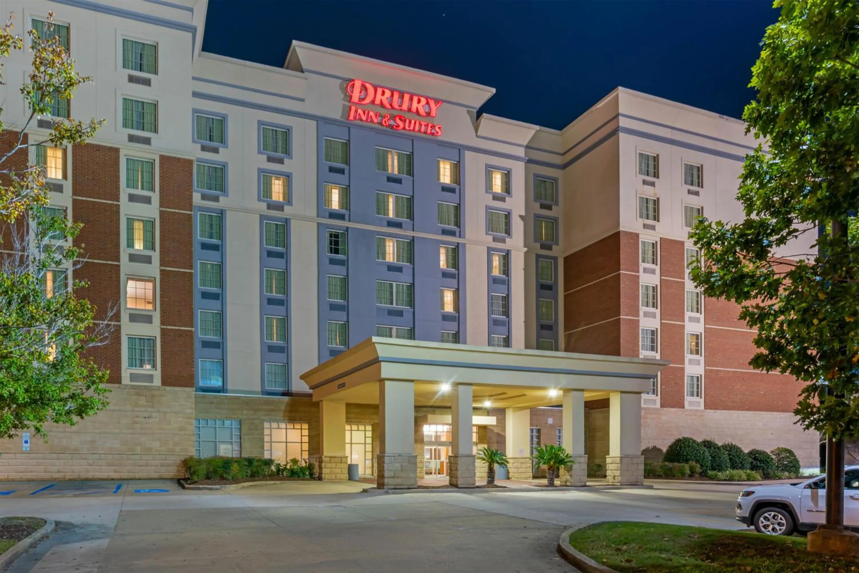 Property building in Drury Inn & Suites Baton Rouge