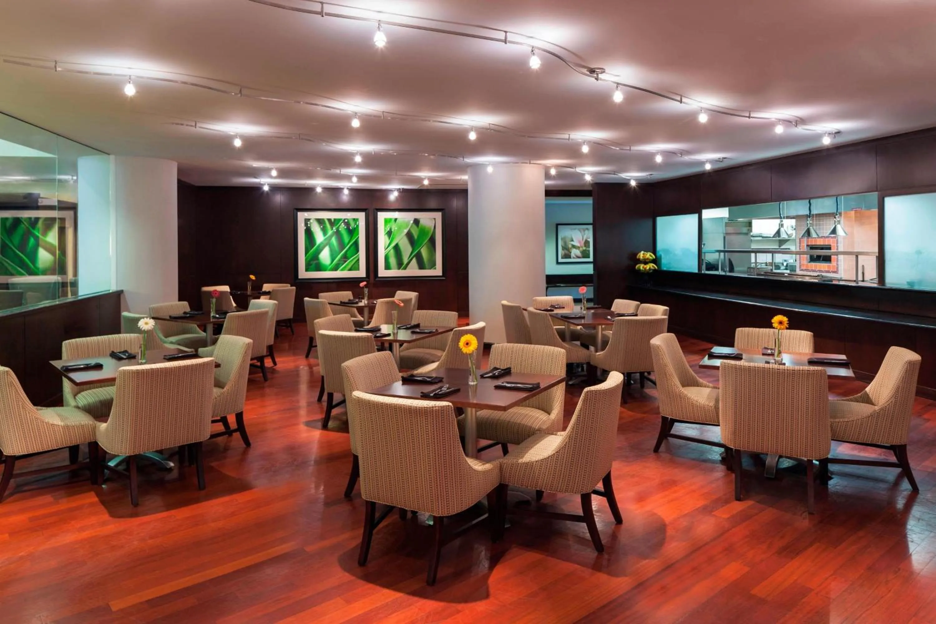 Lounge or bar in Sheraton Hotel Metairie New Orleans