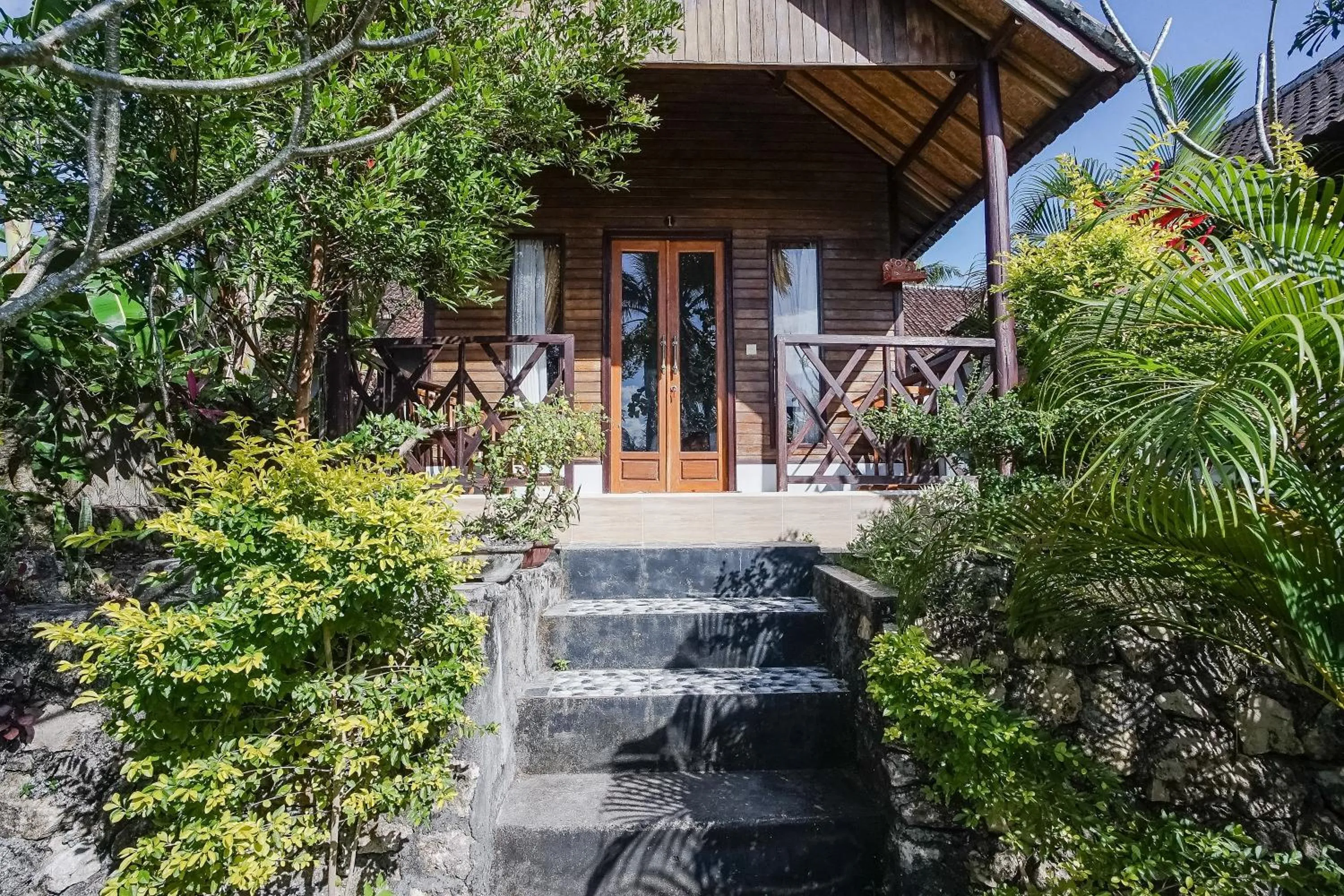 Property building in Penida Lapaya Bungalows Nusa Penida