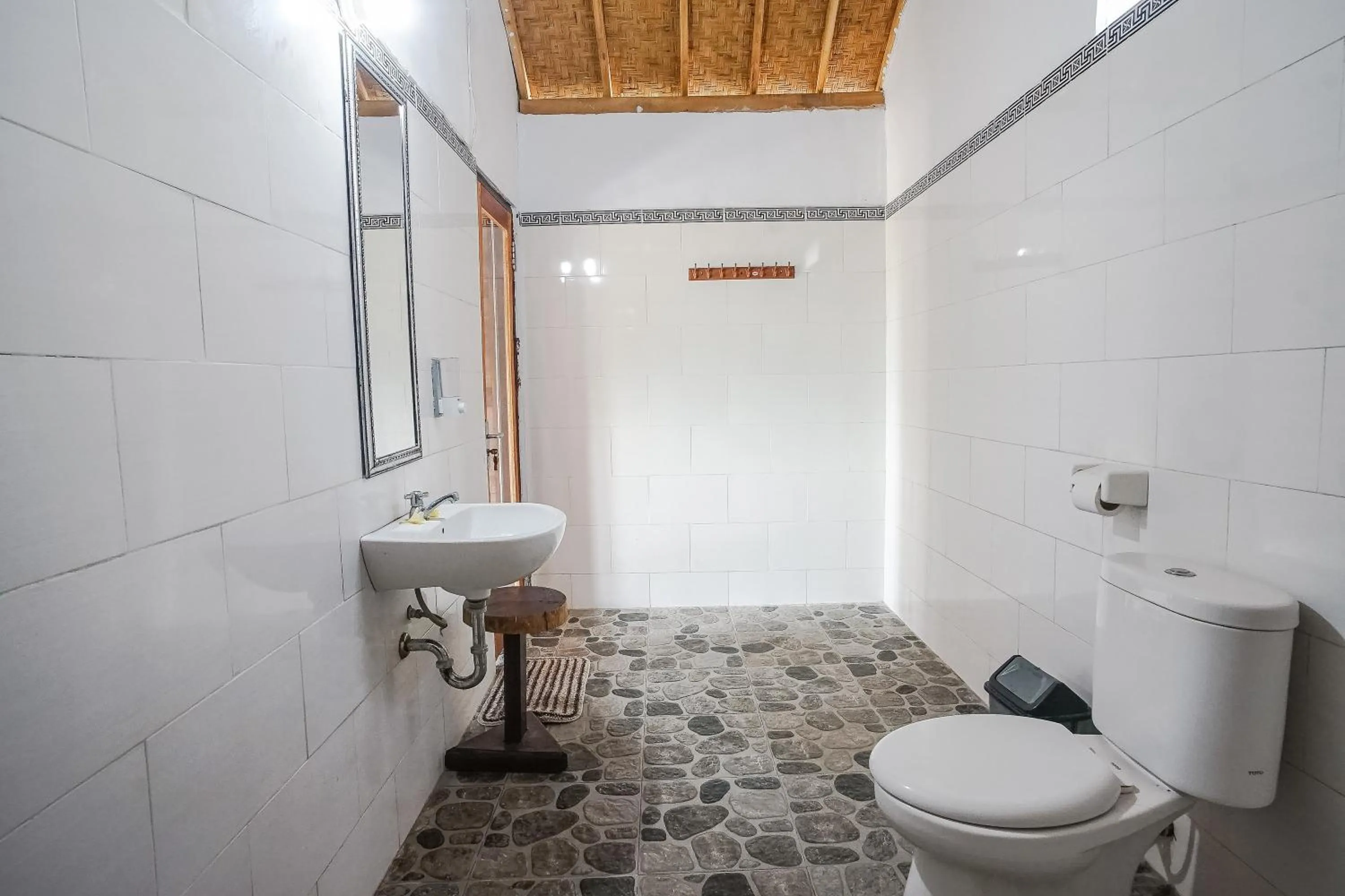 Bathroom in Penida Lapaya Bungalows Nusa Penida