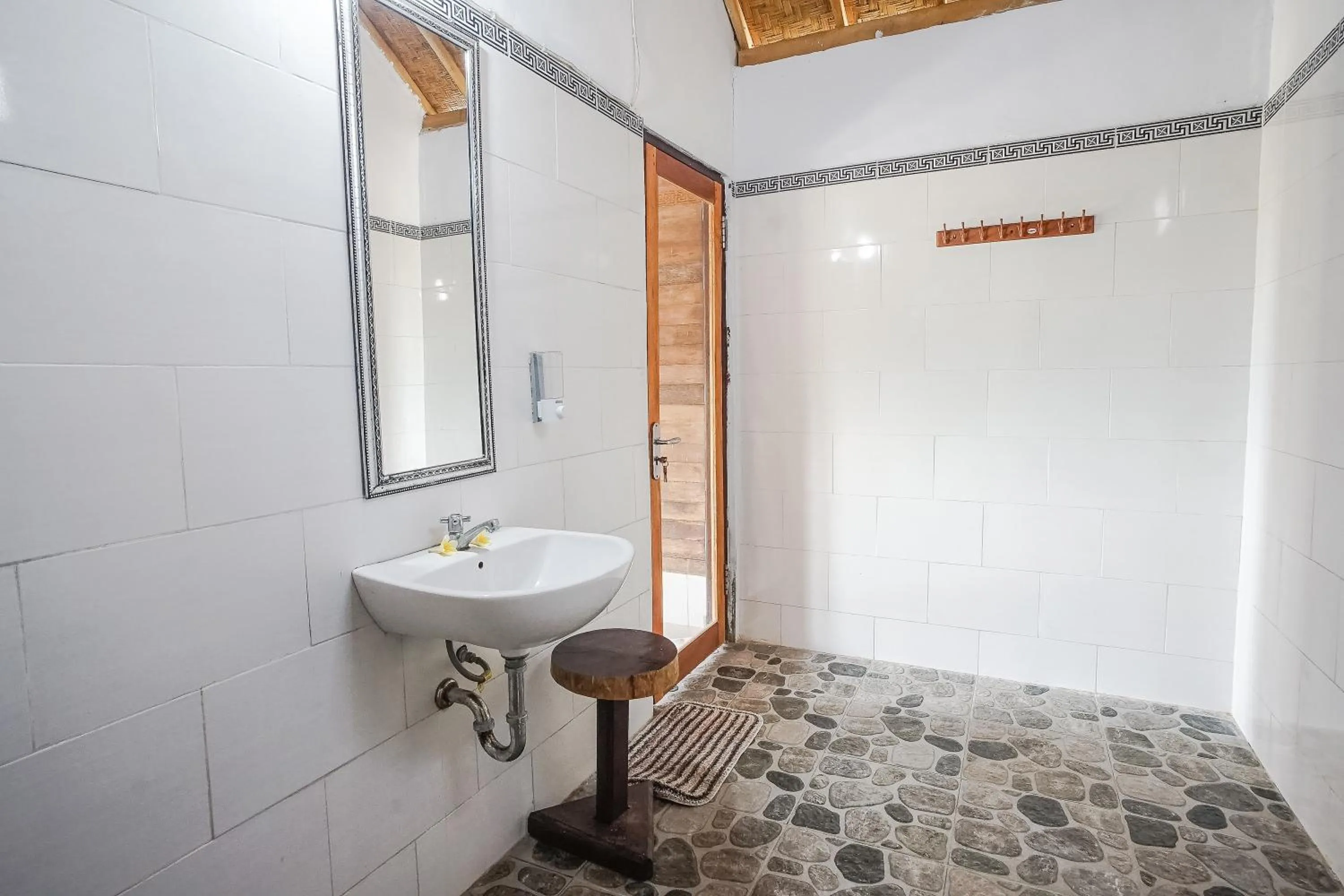 Bathroom in Penida Lapaya Bungalows Nusa Penida