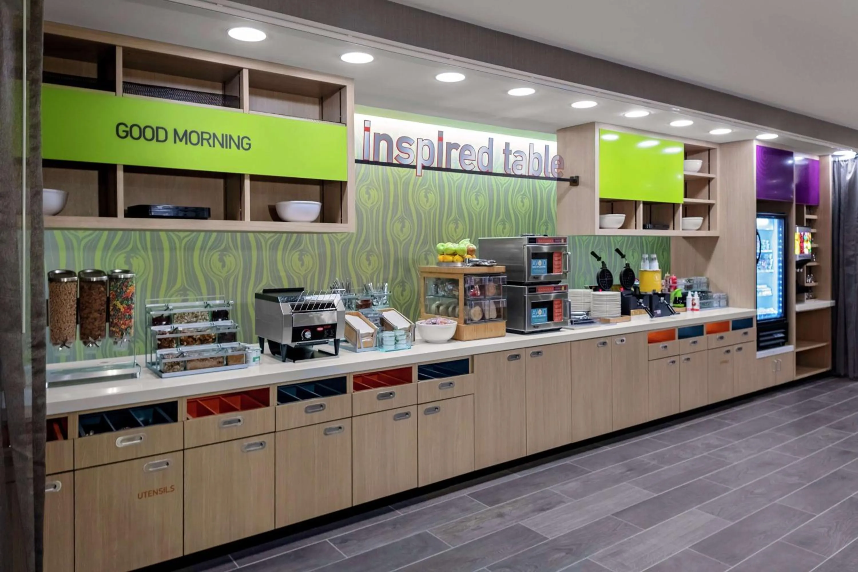 Food and drinks in Home2 Suites By Hilton Salisbury