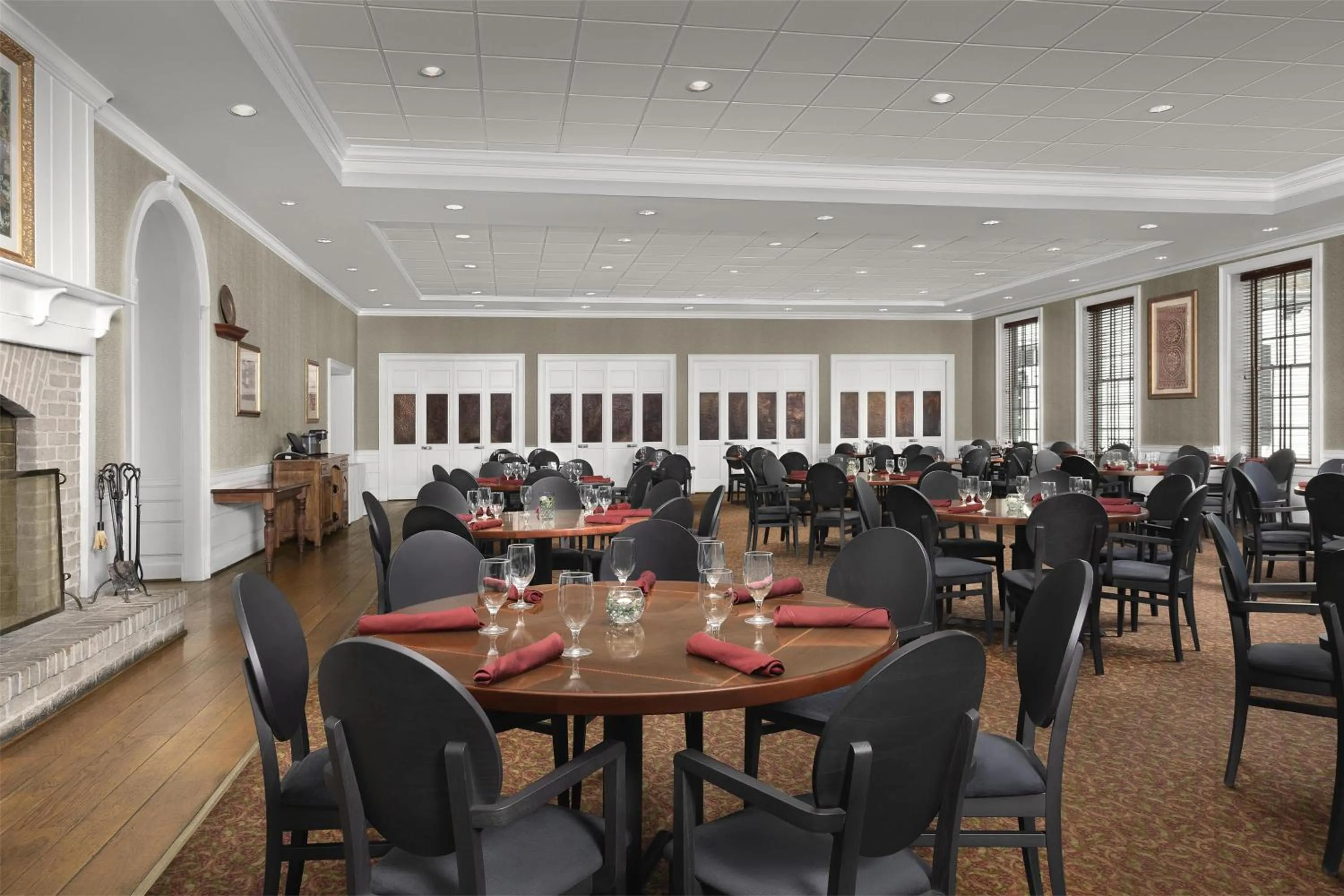 Restaurant/places to eat in Virginia Crossings Hotel, Tapestry Collection by Hilton