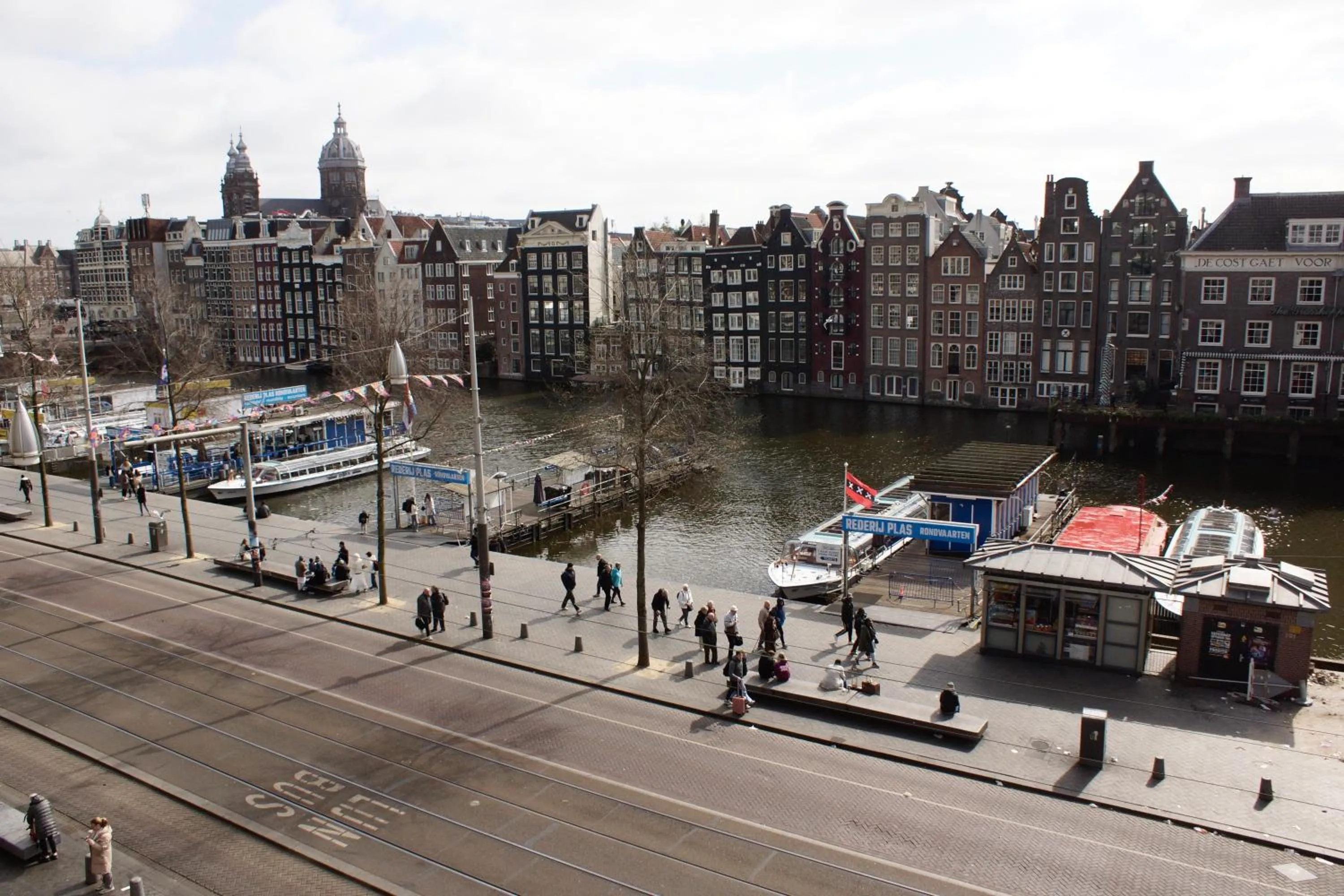 Street view in Hotel van Gelder