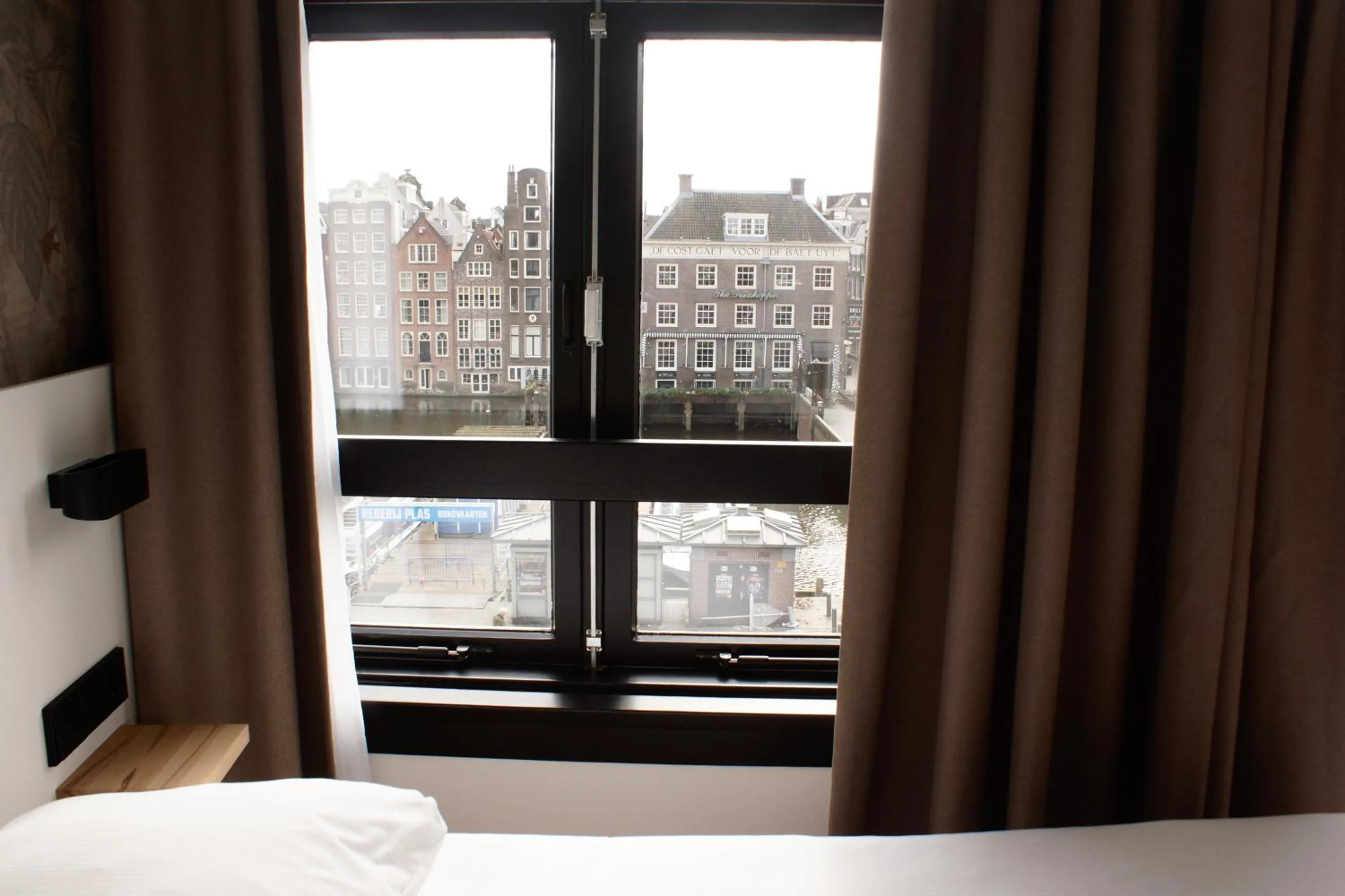 View (from property/room), Bed in Hotel van Gelder