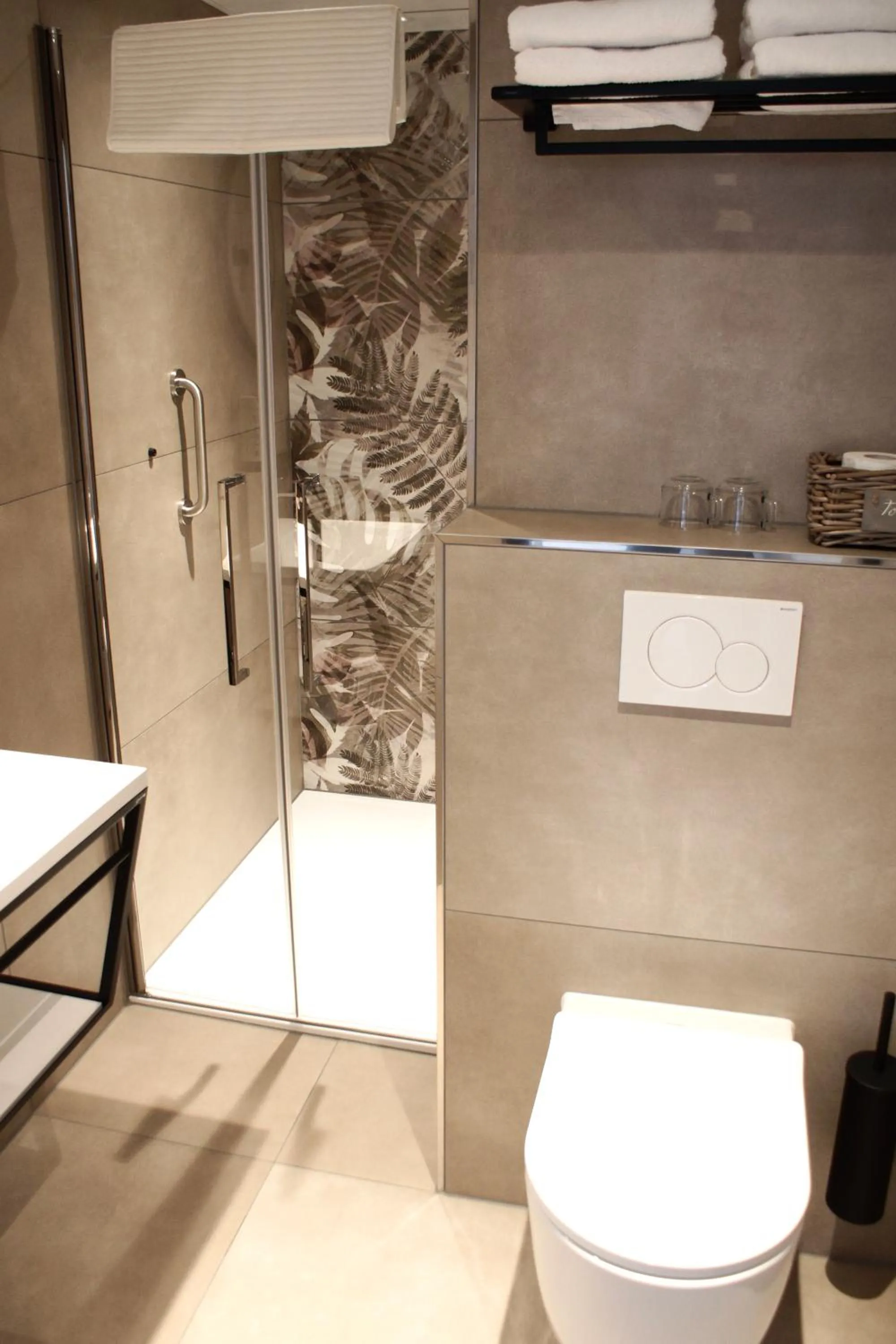 Shower in Hotel van Gelder