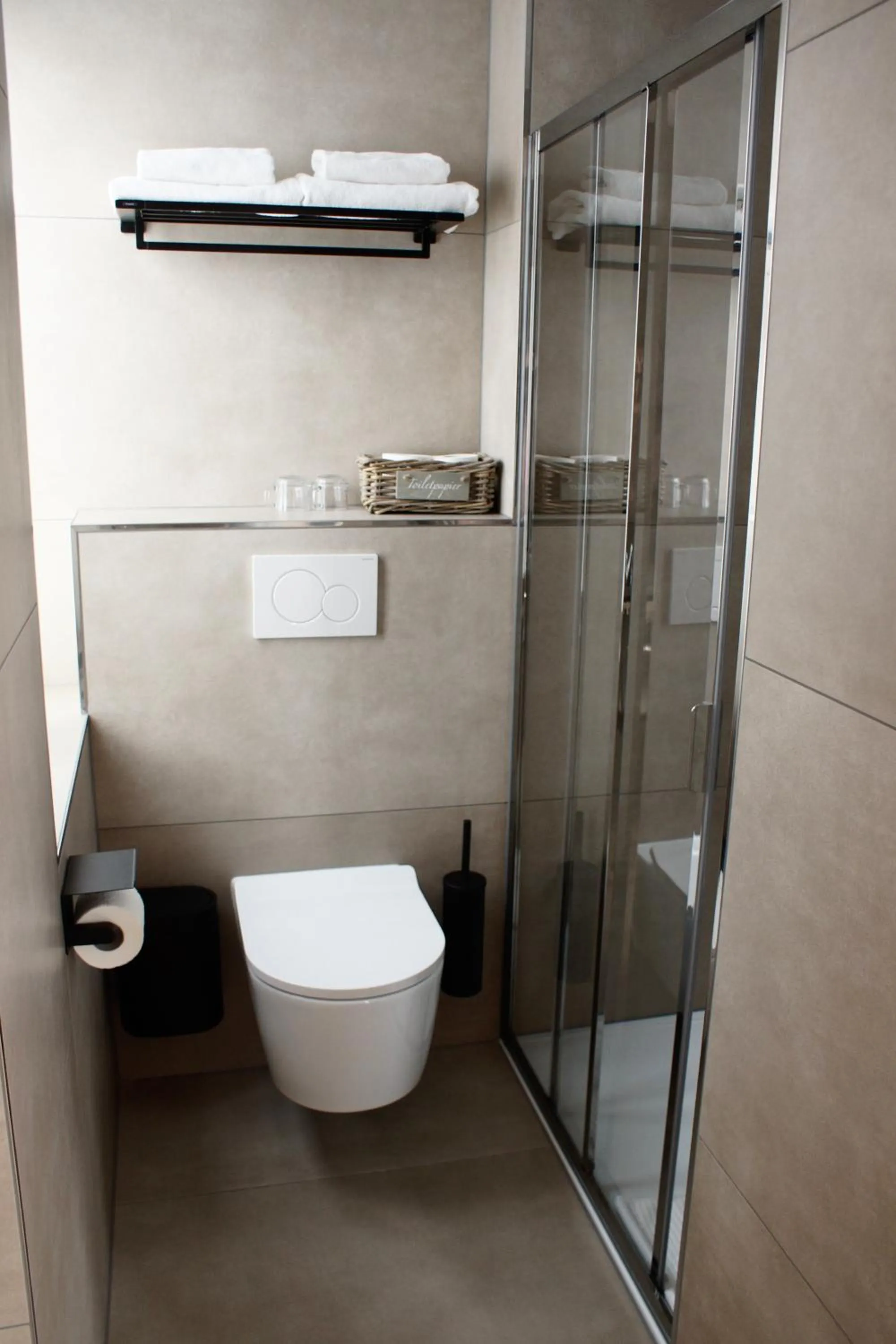 Toilet in Hotel van Gelder