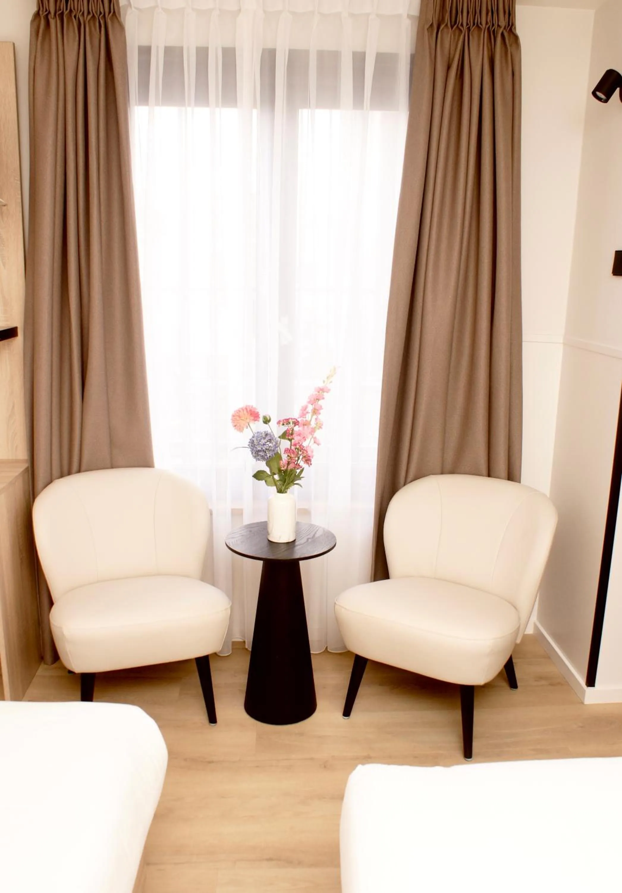 Seating area in Hotel van Gelder