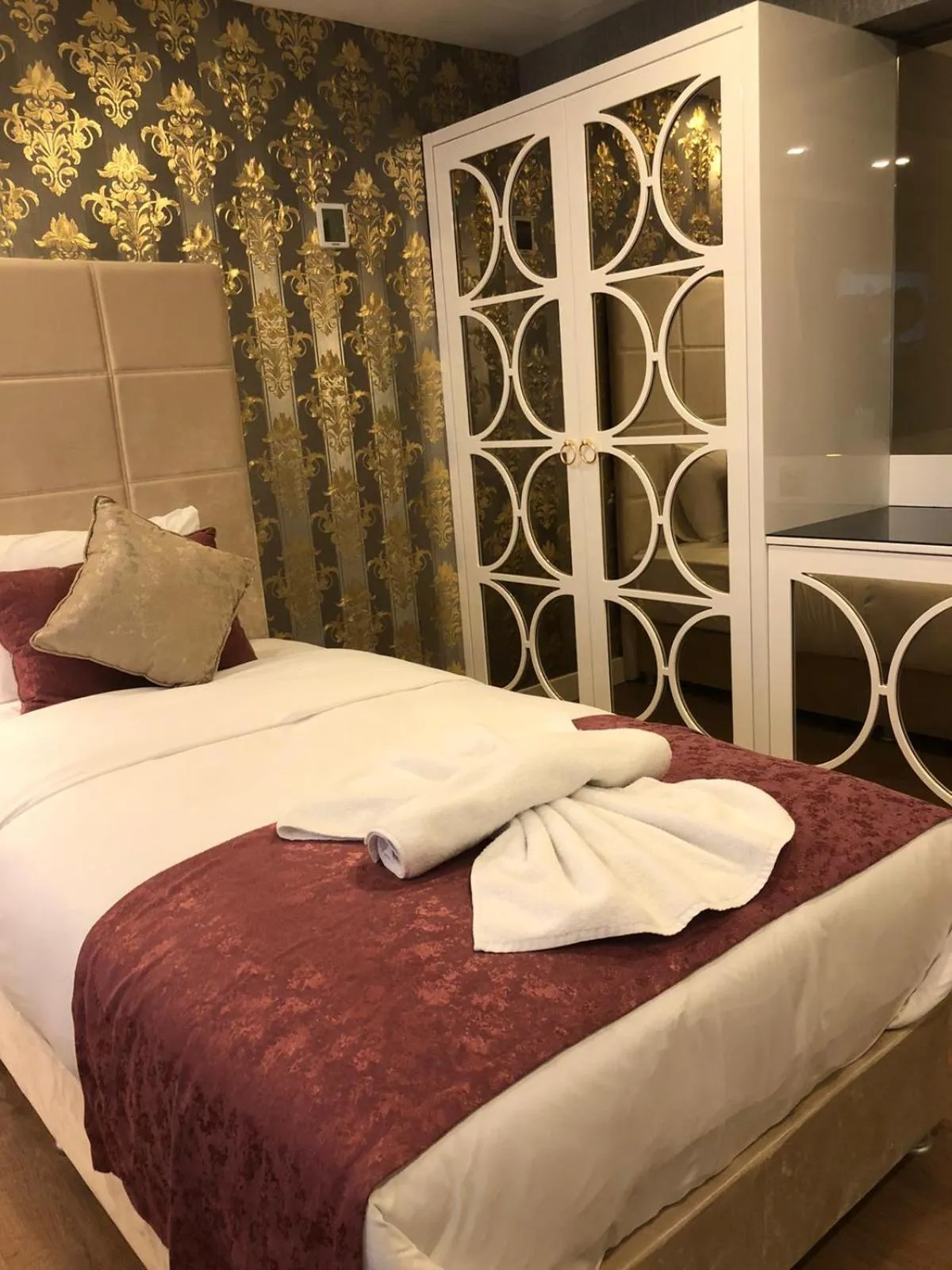 Bedroom, Bed in Burj Al Istanbul