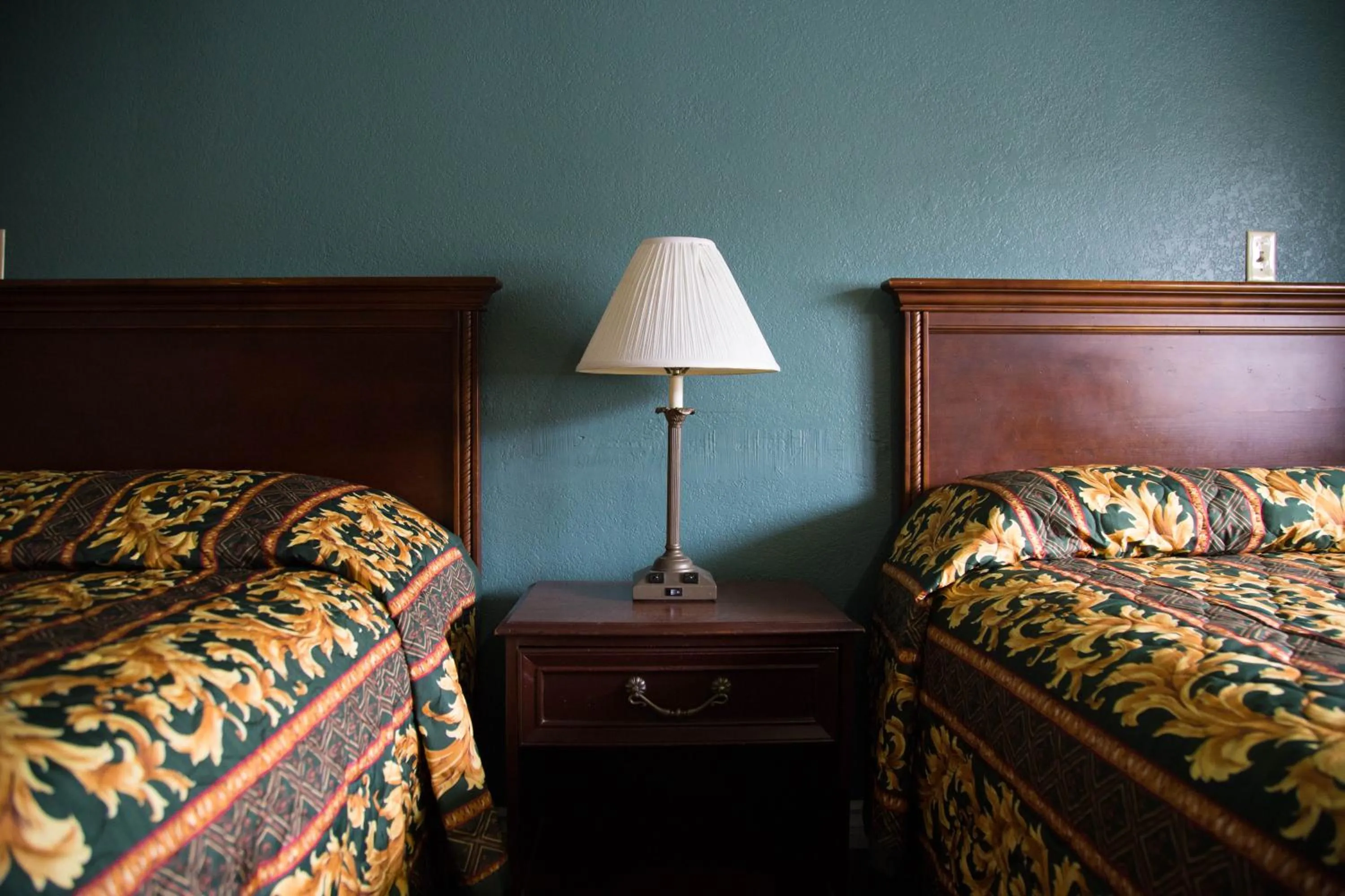 Decorative detail, Bed in Sahara Motel