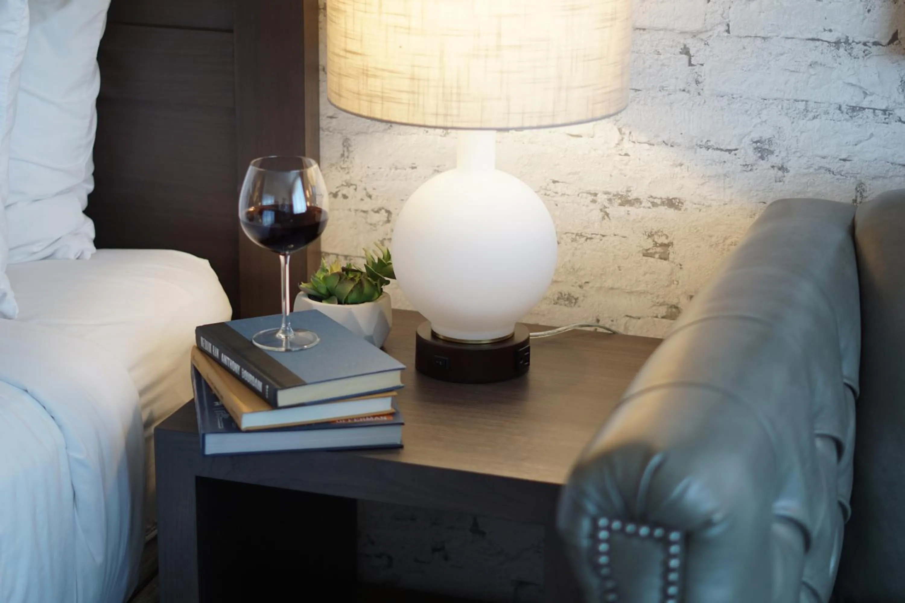 Decorative detail in Oxford Suites Chico