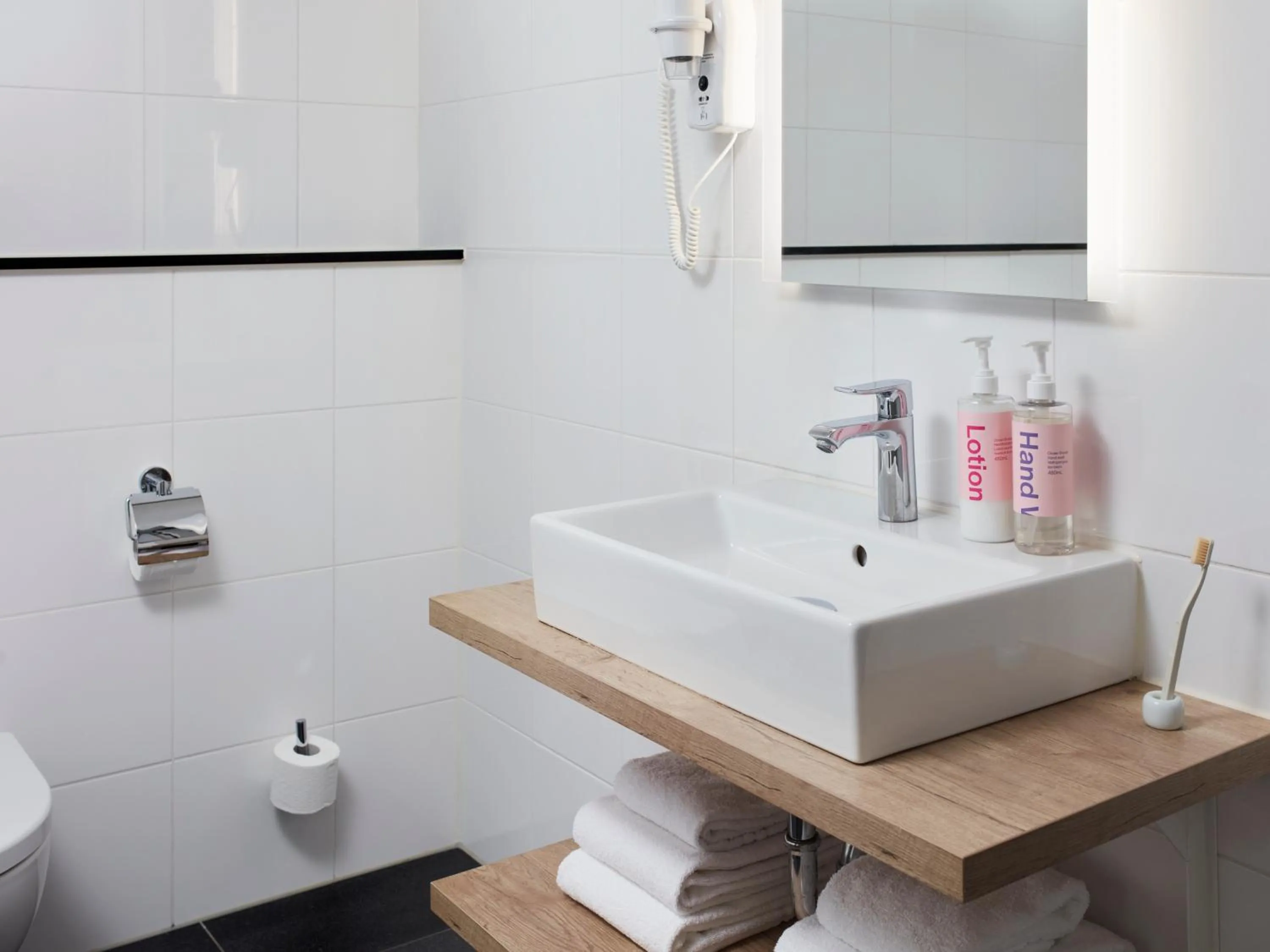 Bathroom in Numa Amsterdam Docklands