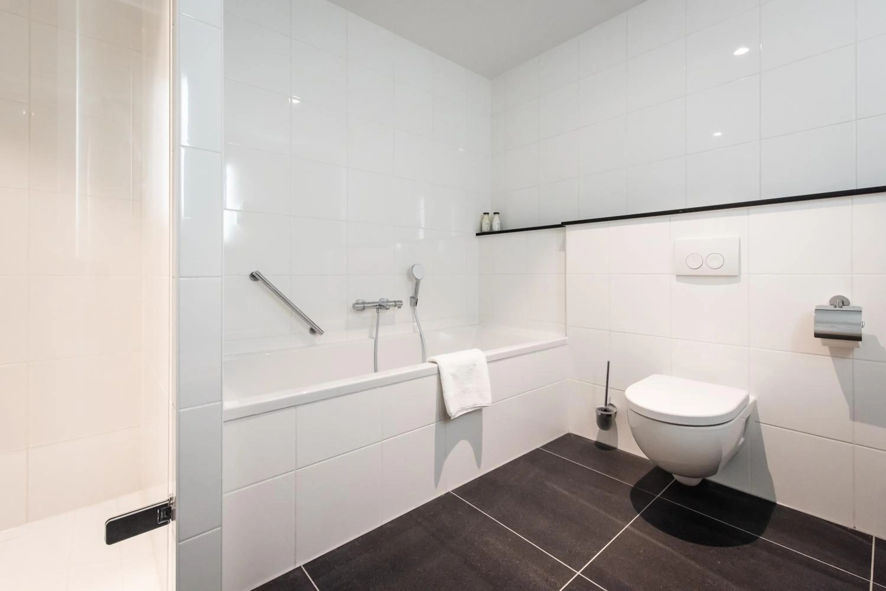 Shower in Numa Amsterdam Docklands